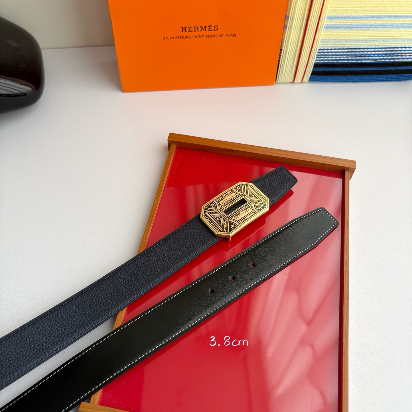 【爱马仕】Hermes 原单爱马仕，宽3.8cm进口原版皮带身，双面可两面用，精品电镀五金 ！