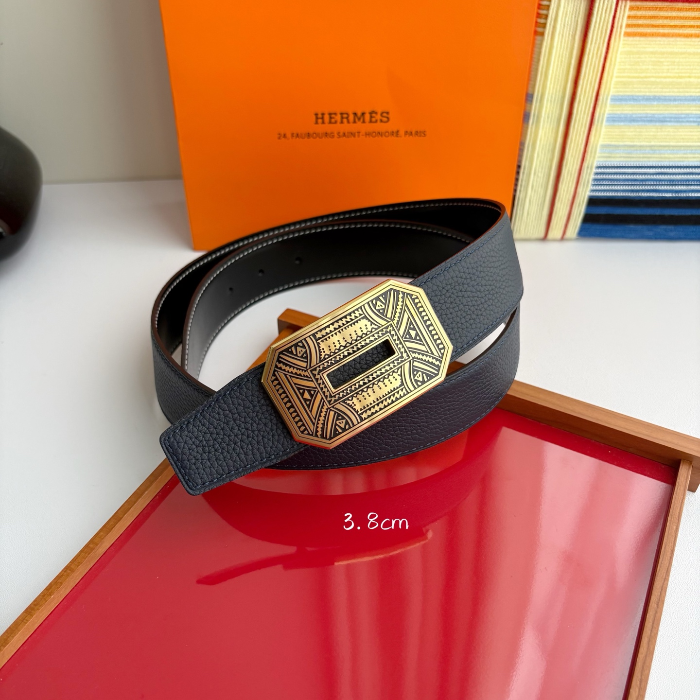 【爱马仕】Hermes 原单爱马仕，宽3.8cm进口原版皮带身，双面可两面用，精品电镀五金 ！