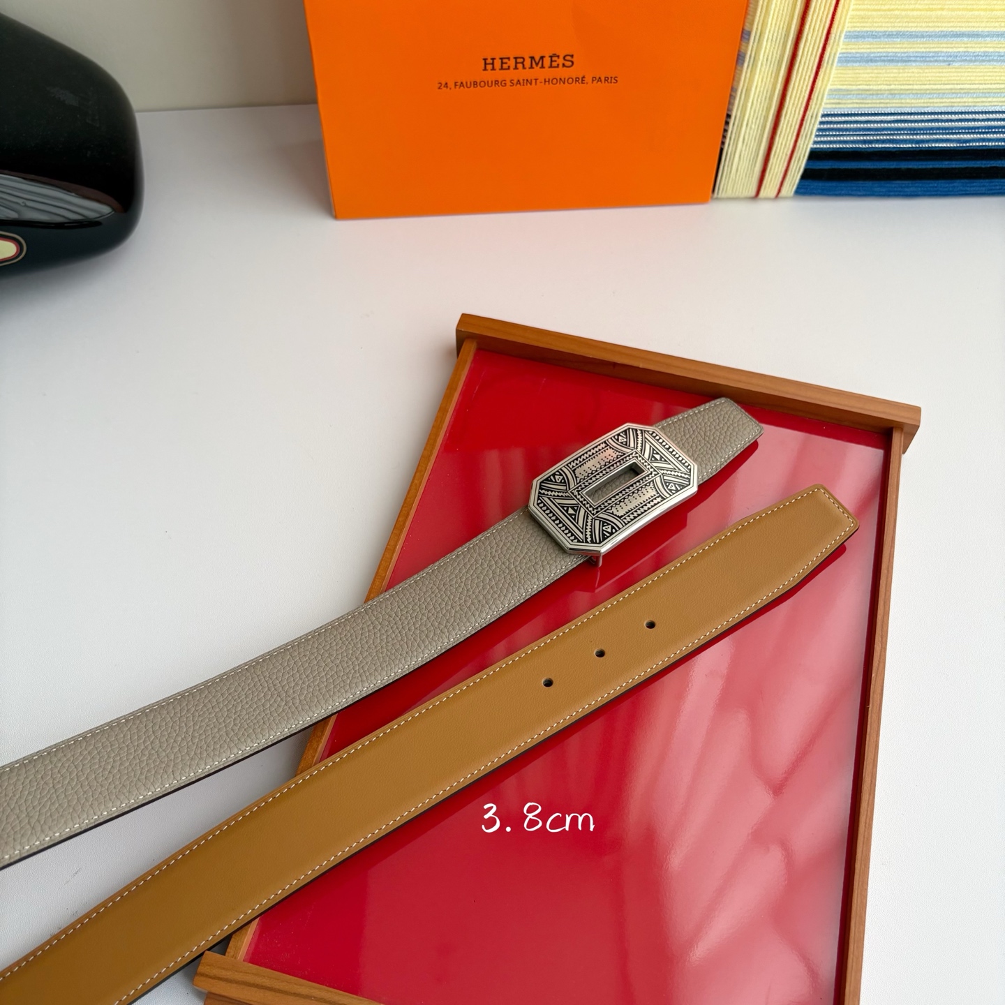 【爱马仕】Hermes 原单爱马仕，宽3.8cm进口原版皮带身，双面可两面用，精品电镀五金 ！