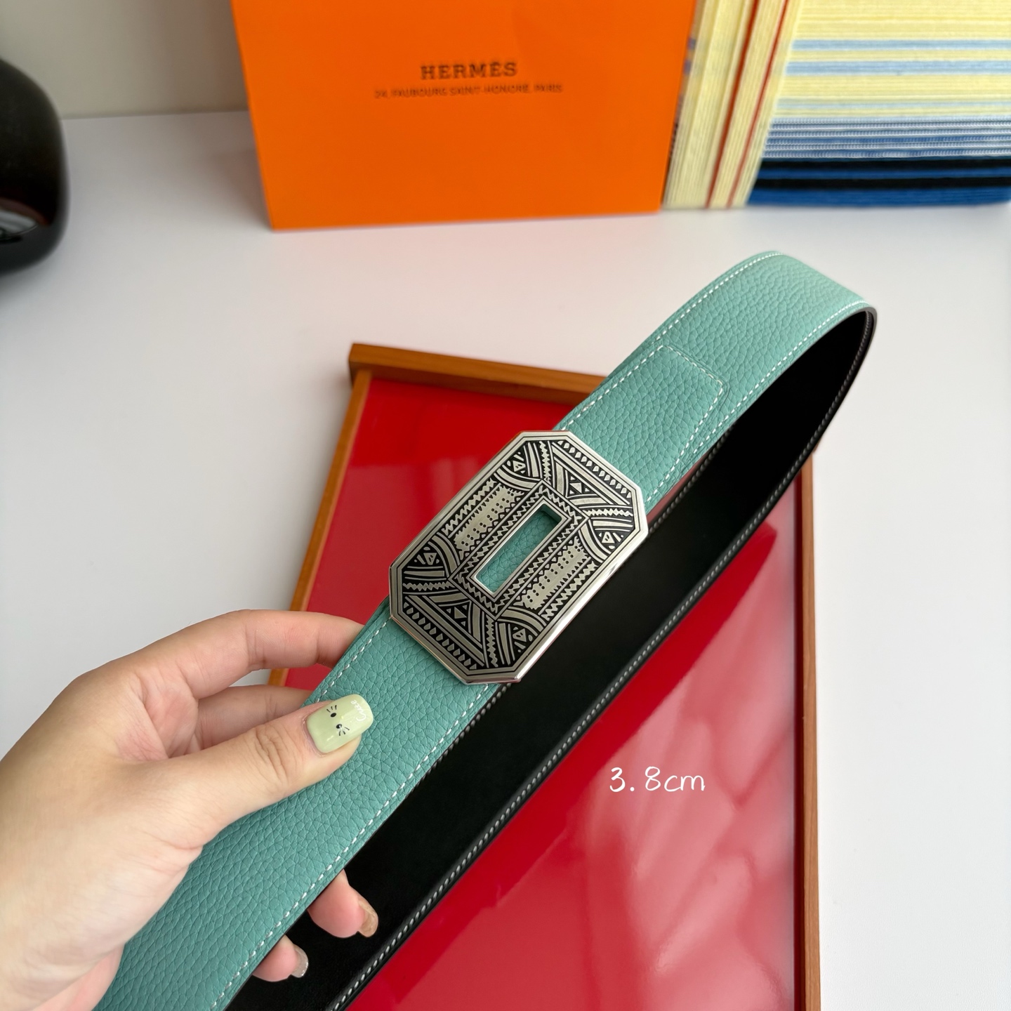 【爱马仕】Hermes 原单爱马仕，宽3.8cm进口原版皮带身，双面可两面用，精品电镀五金 ！