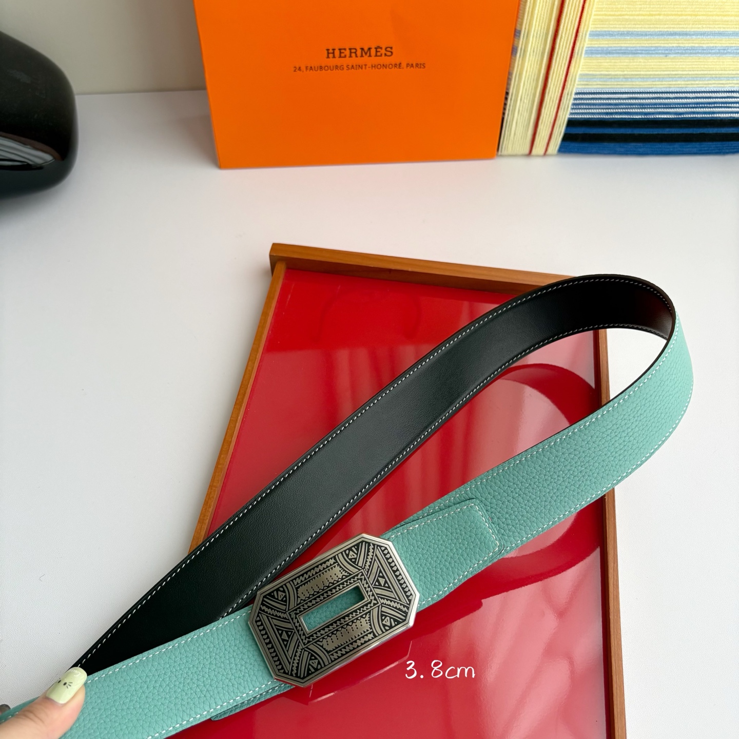 【爱马仕】Hermes 原单爱马仕，宽3.8cm进口原版皮带身，双面可两面用，精品电镀五金 ！