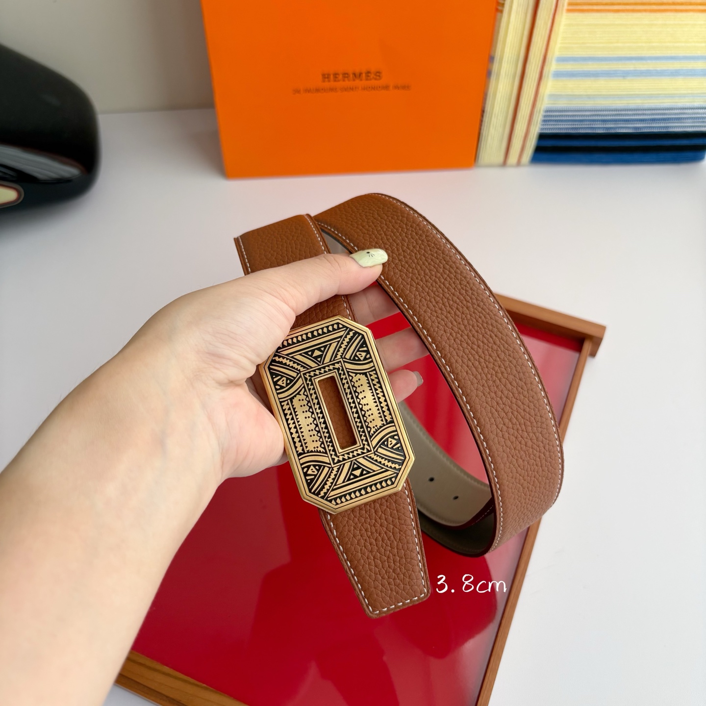 【爱马仕】Hermes 原单爱马仕，宽3.8cm进口原版皮带身，双面可两面用，精品电镀五金 ！