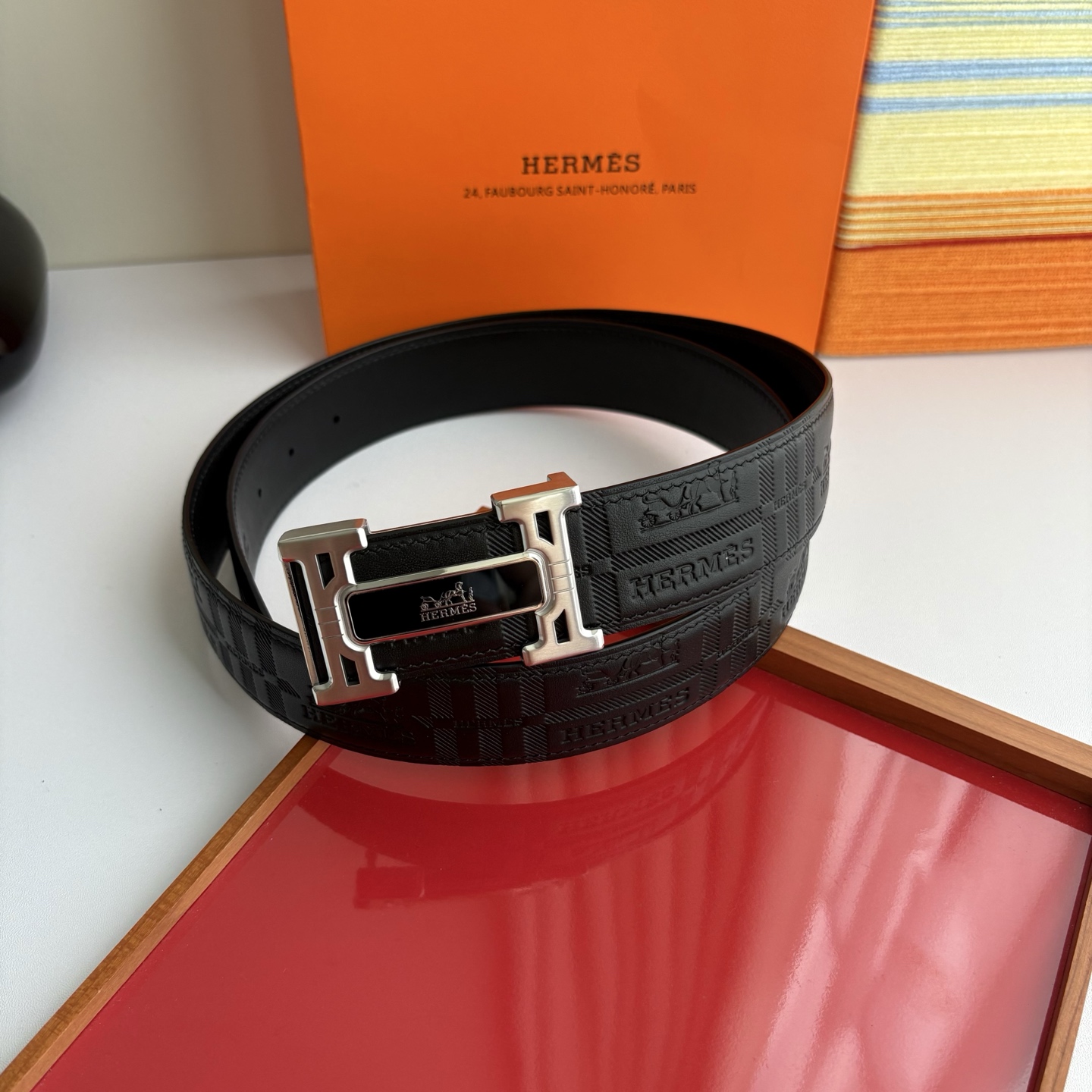 【爱马仕】Hermes 原单爱马仕，宽3.8cm进口原版皮带身，双面可用，内穿精品钢扣，精品电镀五金 ！