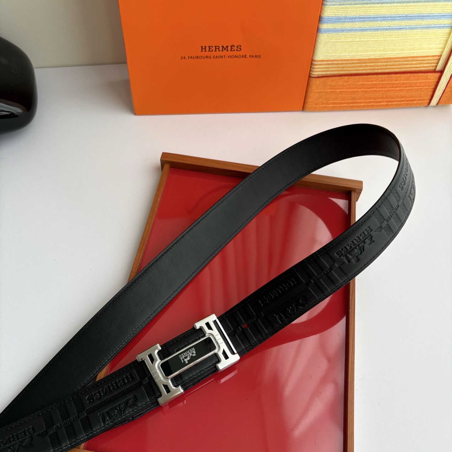【爱马仕】Hermes 原单爱马仕，宽3.8cm进口原版皮带身，双面可用，内穿精品钢扣，精品电镀五金 ！