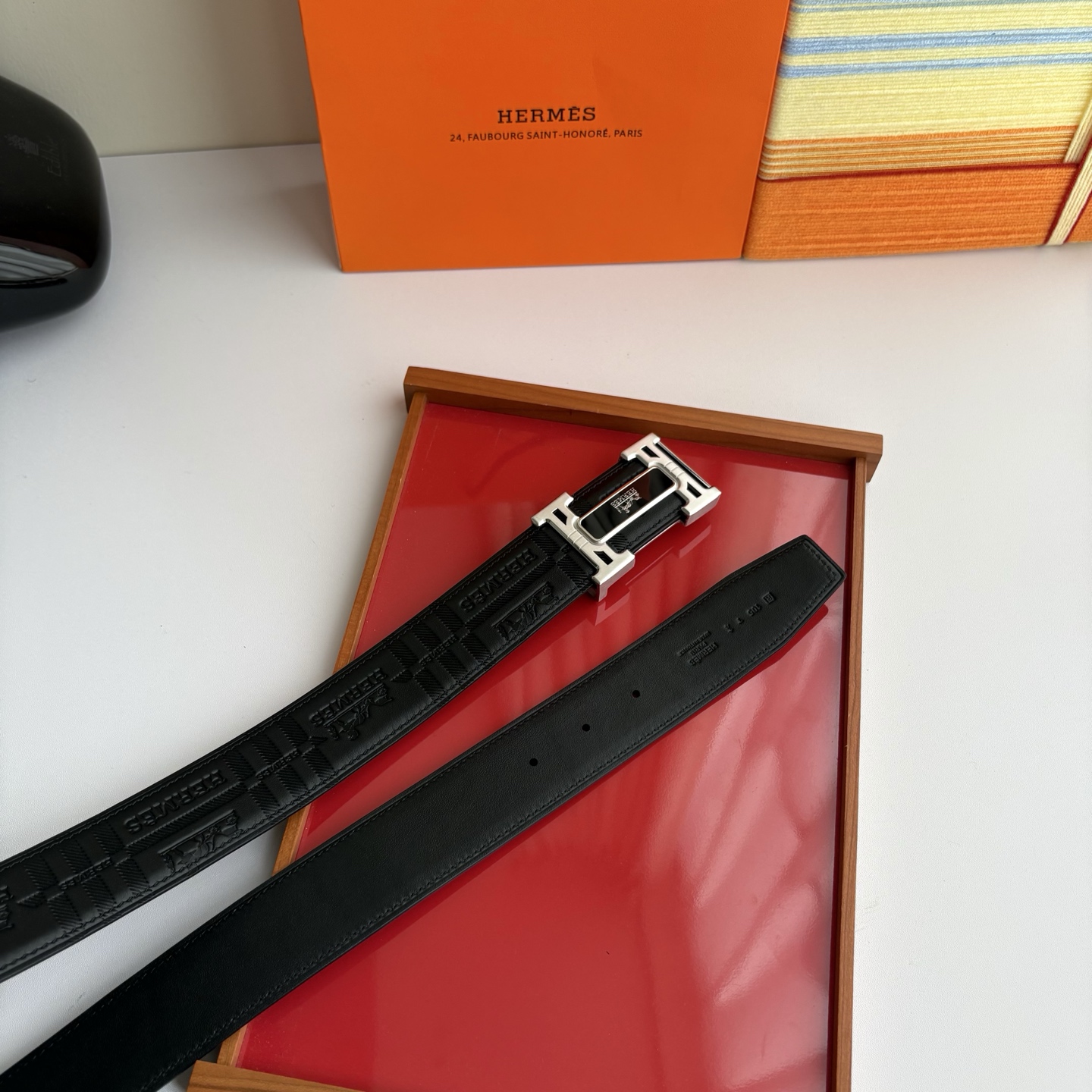 【爱马仕】Hermes 原单爱马仕，宽3.8cm进口原版皮带身，双面可用，内穿精品钢扣，精品电镀五金 ！