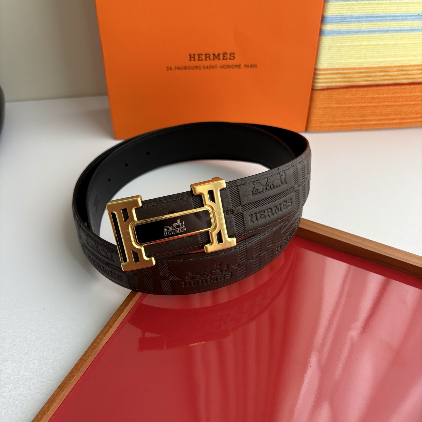 【爱马仕】Hermes 原单爱马仕，宽3.8cm进口原版皮带身，双面可用，内穿精品钢扣，精品电镀五金 ！
