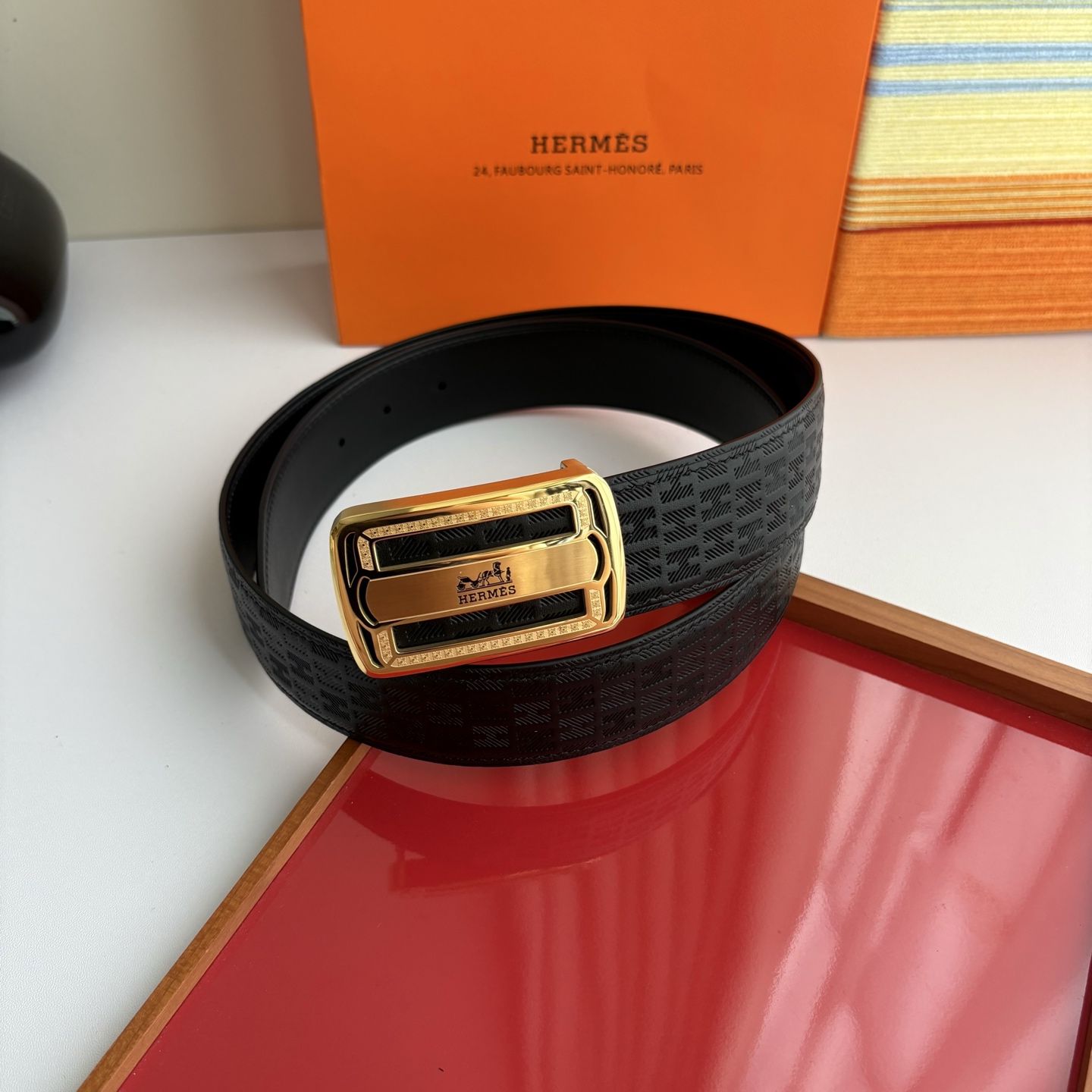 【爱马仕】Hermes 原单爱马仕，宽3.8cm进口原版皮带身，双面可用，内穿精品钢扣，精品电镀五金 ！