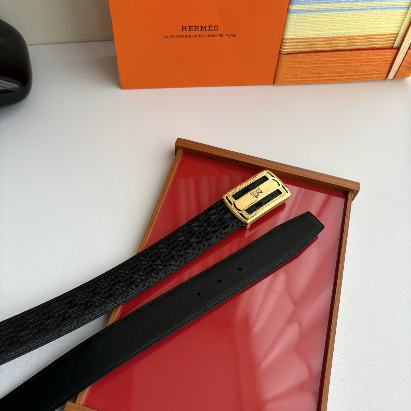 【爱马仕】Hermes 原单爱马仕，宽3.8cm进口原版皮带身，双面可用，内穿精品钢扣，精品电镀五金 ！