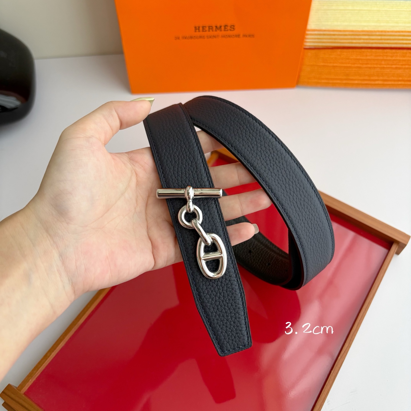 【爱马仕】Hermes 原单爱马仕，宽3.2cm进口原版皮带身，双面可两面用，精品电镀五金 ！