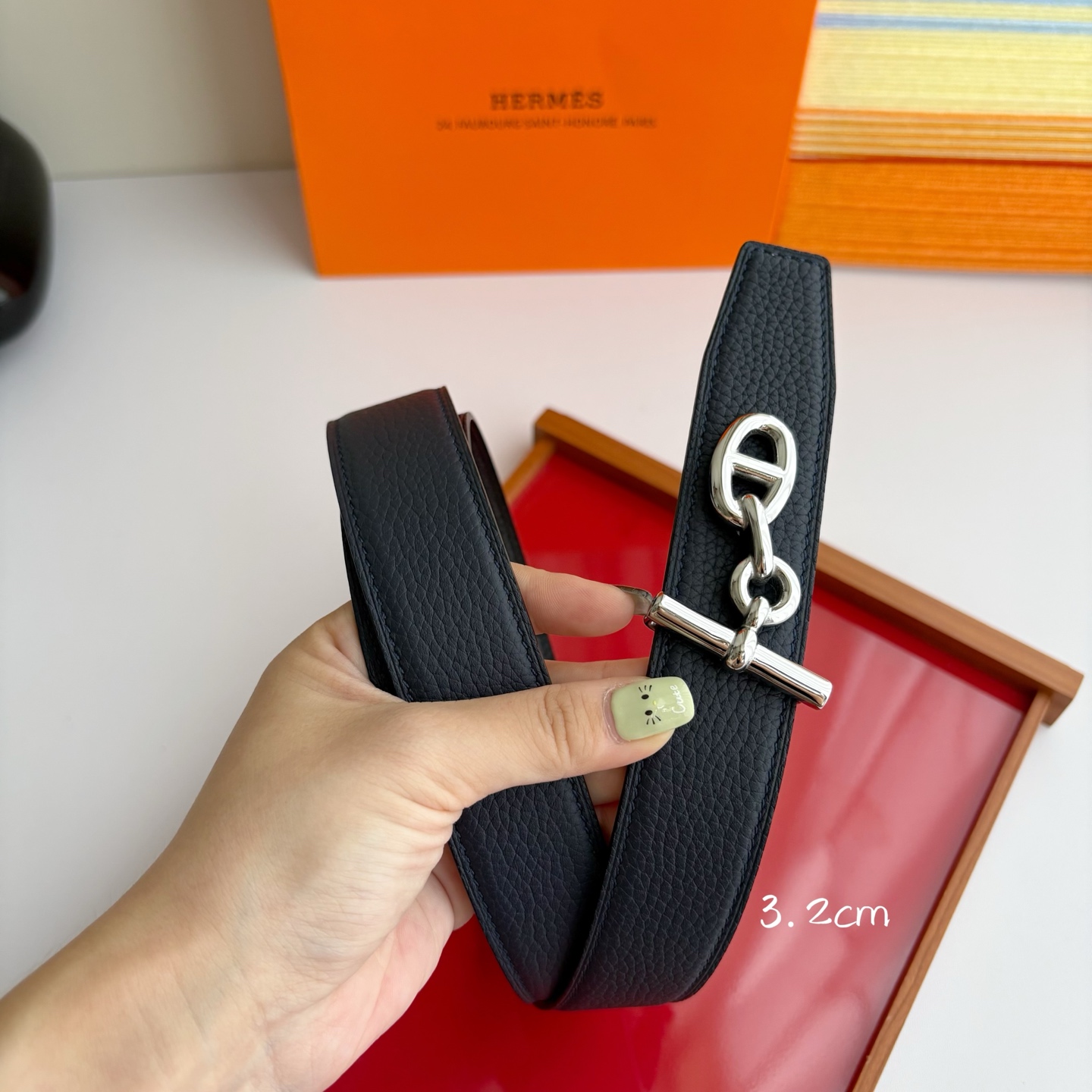 【爱马仕】Hermes 原单爱马仕，宽3.2cm进口原版皮带身，双面可两面用，精品电镀五金 ！
