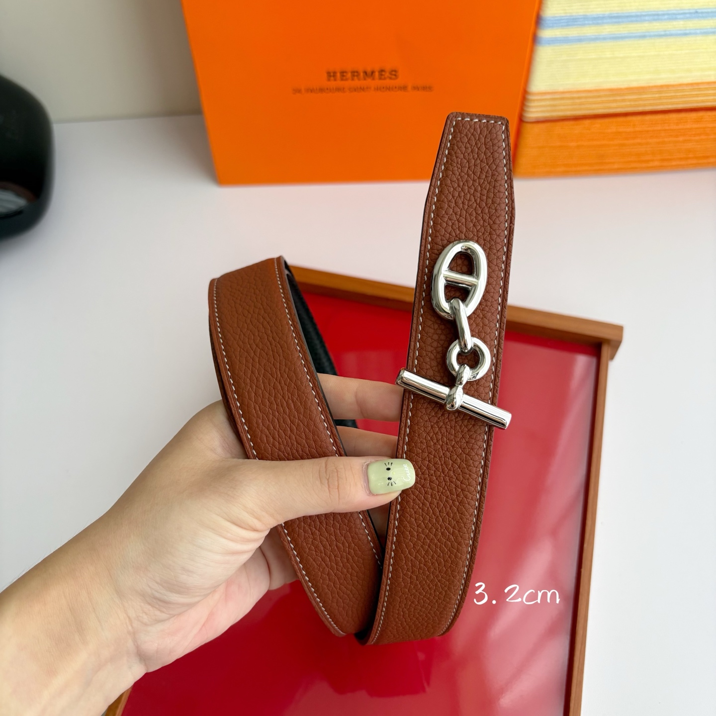 【爱马仕】Hermes 原单爱马仕，宽3.2cm进口原版皮带身，双面可两面用，精品电镀五金 ！