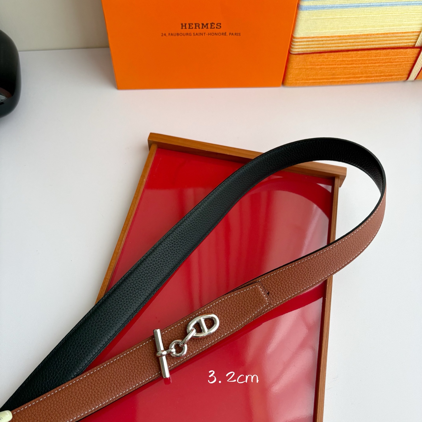 【爱马仕】Hermes 原单爱马仕，宽3.2cm进口原版皮带身，双面可两面用，精品电镀五金 ！