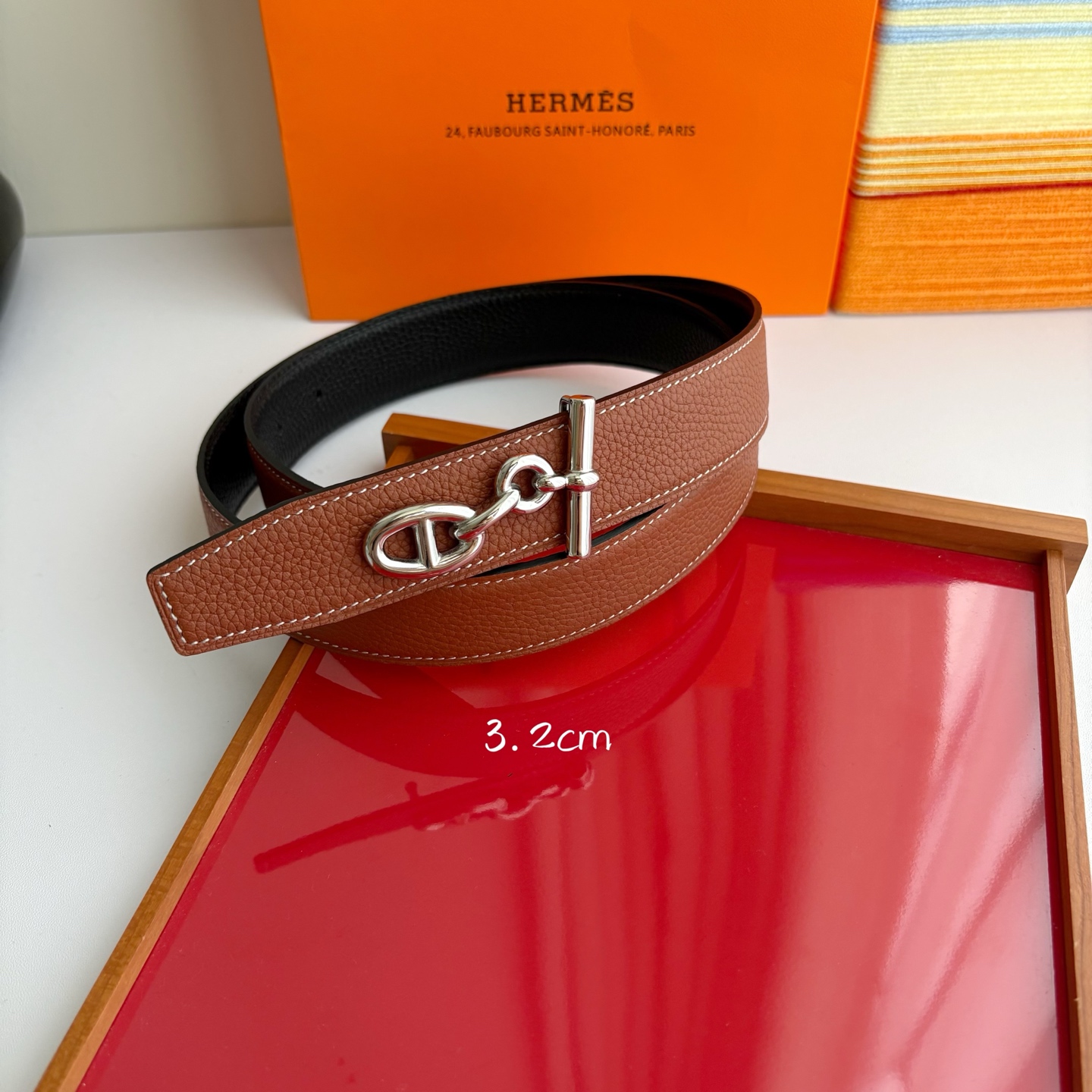 【爱马仕】Hermes 原单爱马仕，宽3.2cm进口原版皮带身，双面可两面用，精品电镀五金 ！