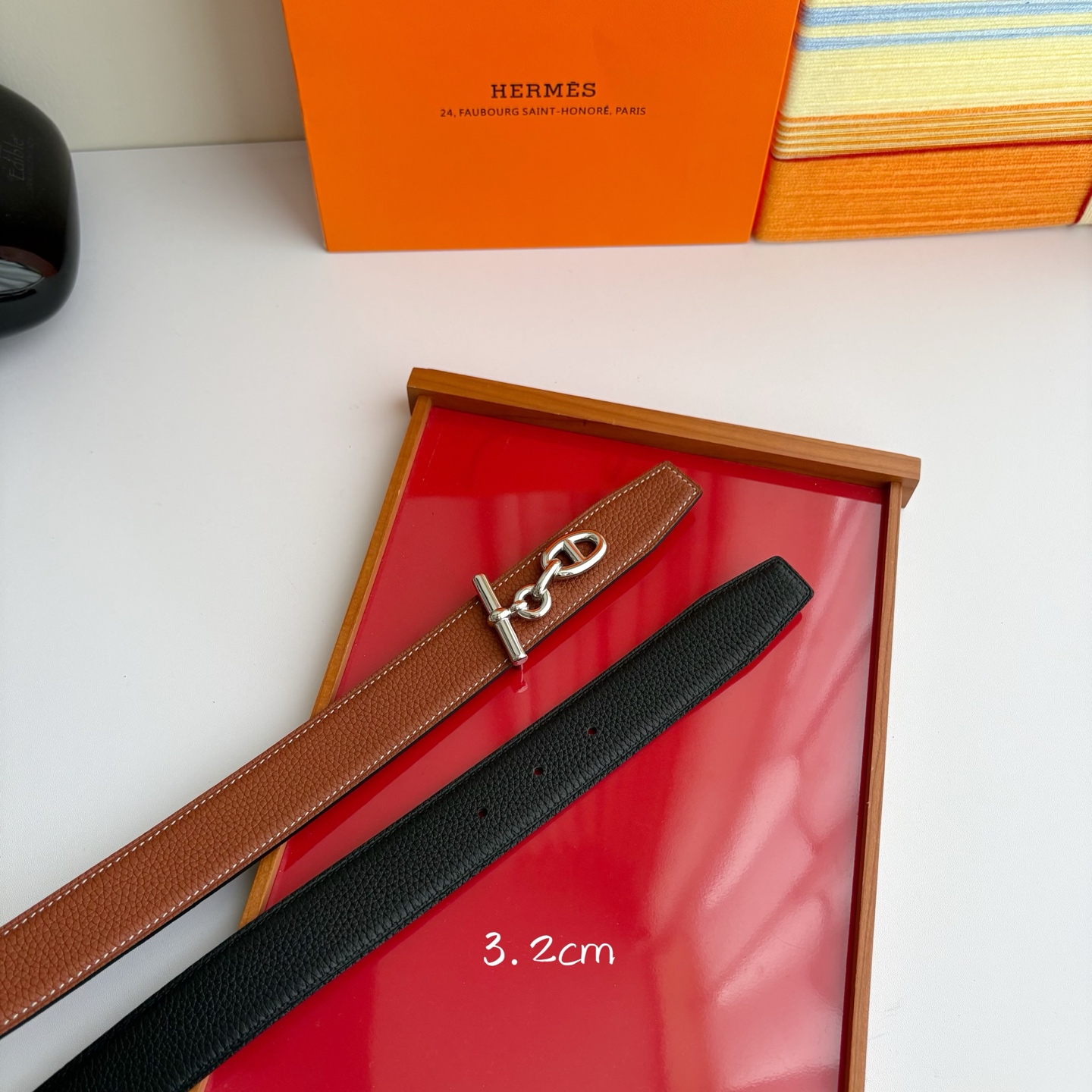 【爱马仕】Hermes 原单爱马仕，宽3.2cm进口原版皮带身，双面可两面用，精品电镀五金 ！