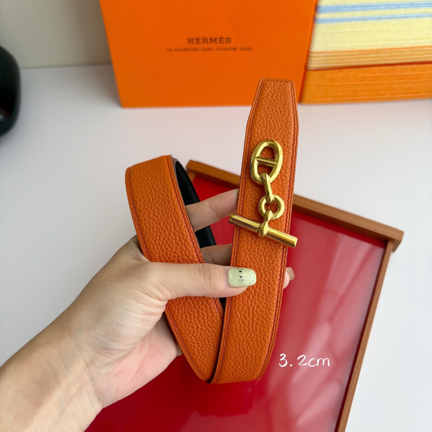 【爱马仕】Hermes 原单爱马仕，宽3.2cm进口原版皮带身，双面可两面用，精品电镀五金 ！