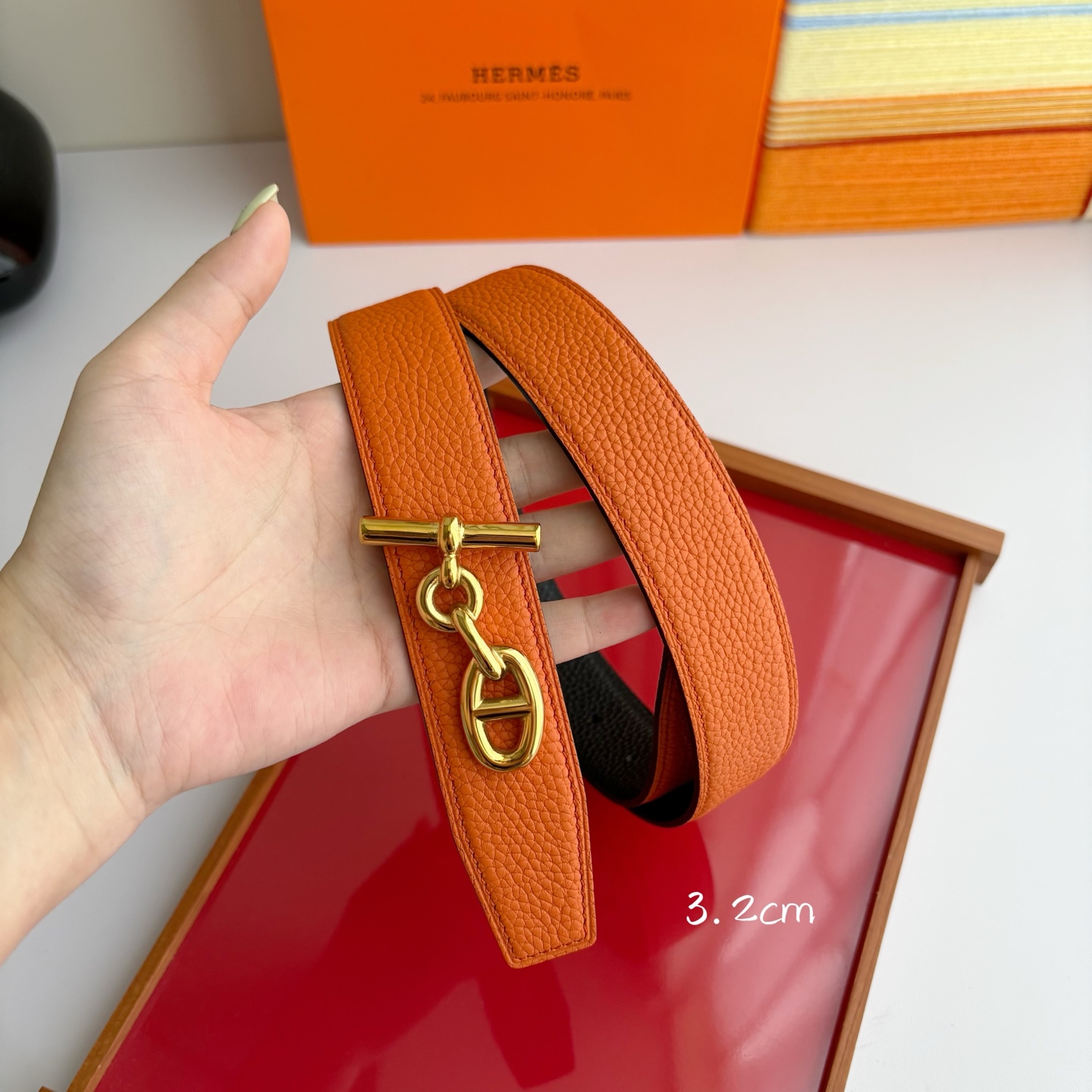 【爱马仕】Hermes 原单爱马仕，宽3.2cm进口原版皮带身，双面可两面用，精品电镀五金 ！