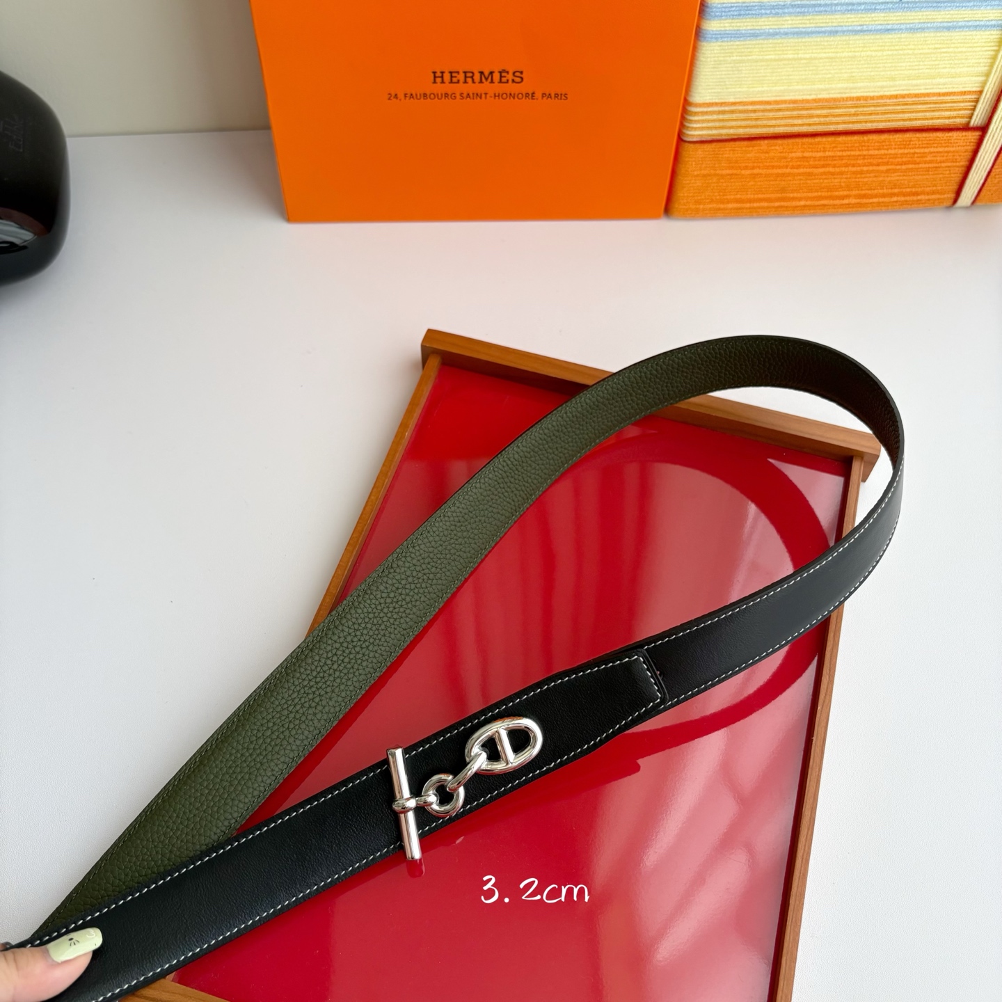 【爱马仕】Hermes 原单爱马仕，宽3.2cm进口原版皮带身，双面可两面用，精品电镀五金 ！