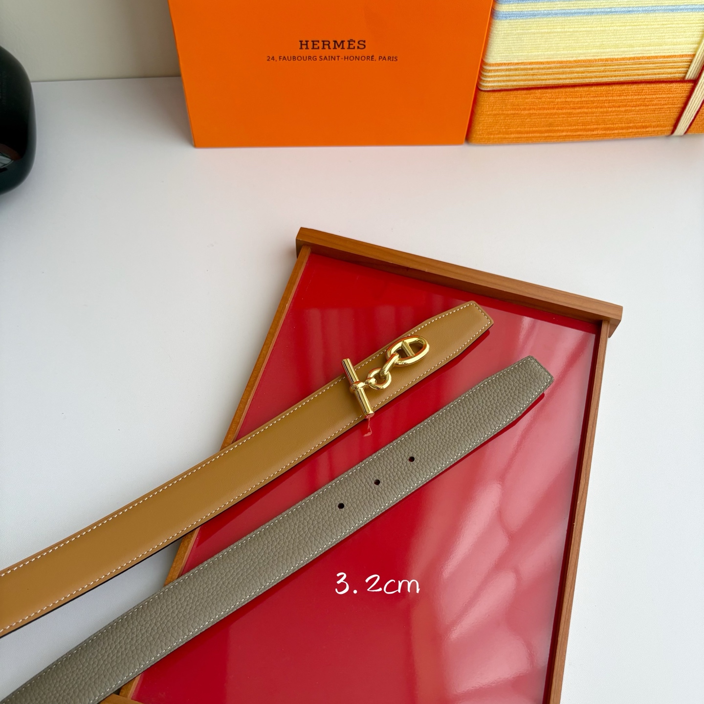 【爱马仕】Hermes 原单爱马仕，宽3.2cm进口原版皮带身，双面可两面用，精品电镀五金 ！