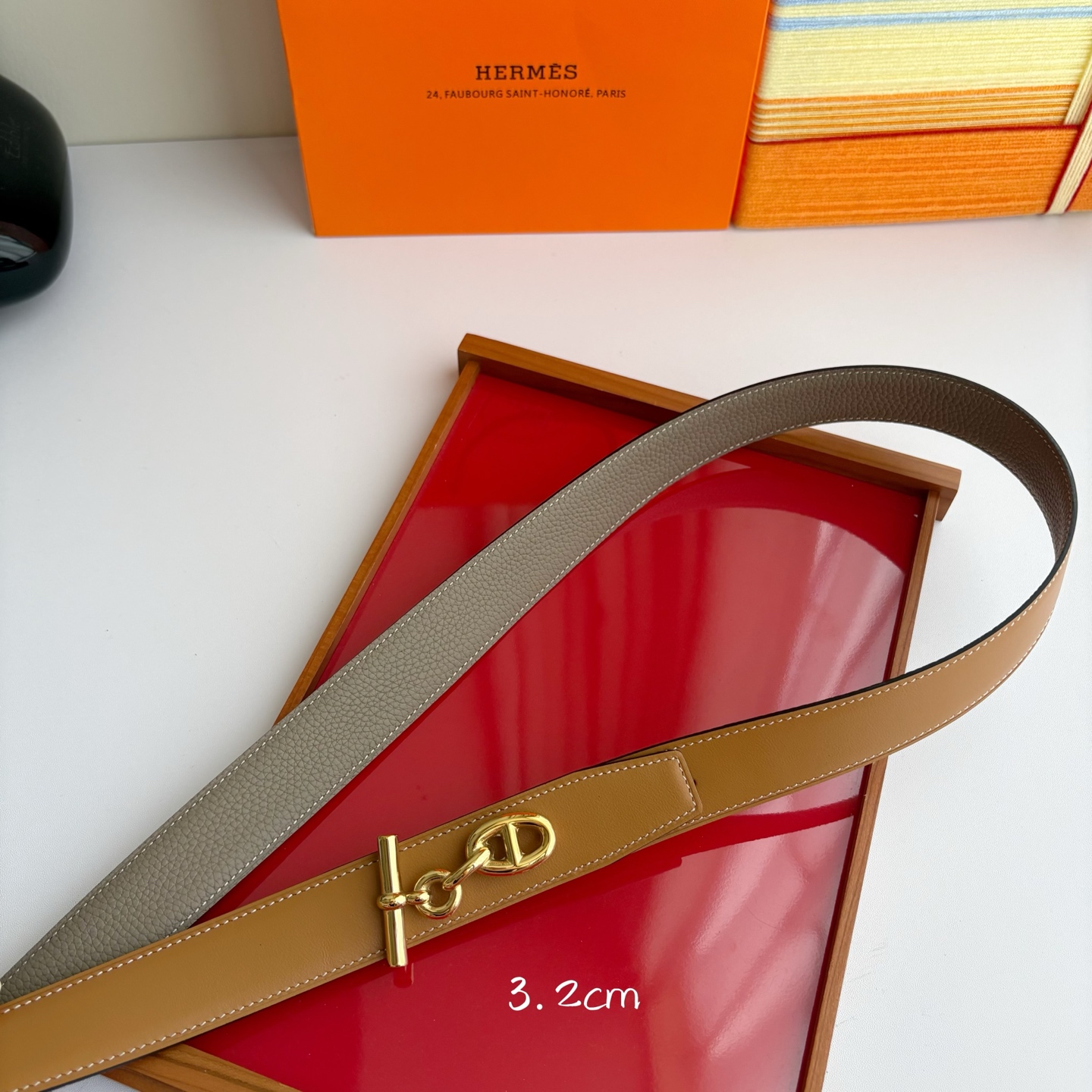 【爱马仕】Hermes 原单爱马仕，宽3.2cm进口原版皮带身，双面可两面用，精品电镀五金 ！