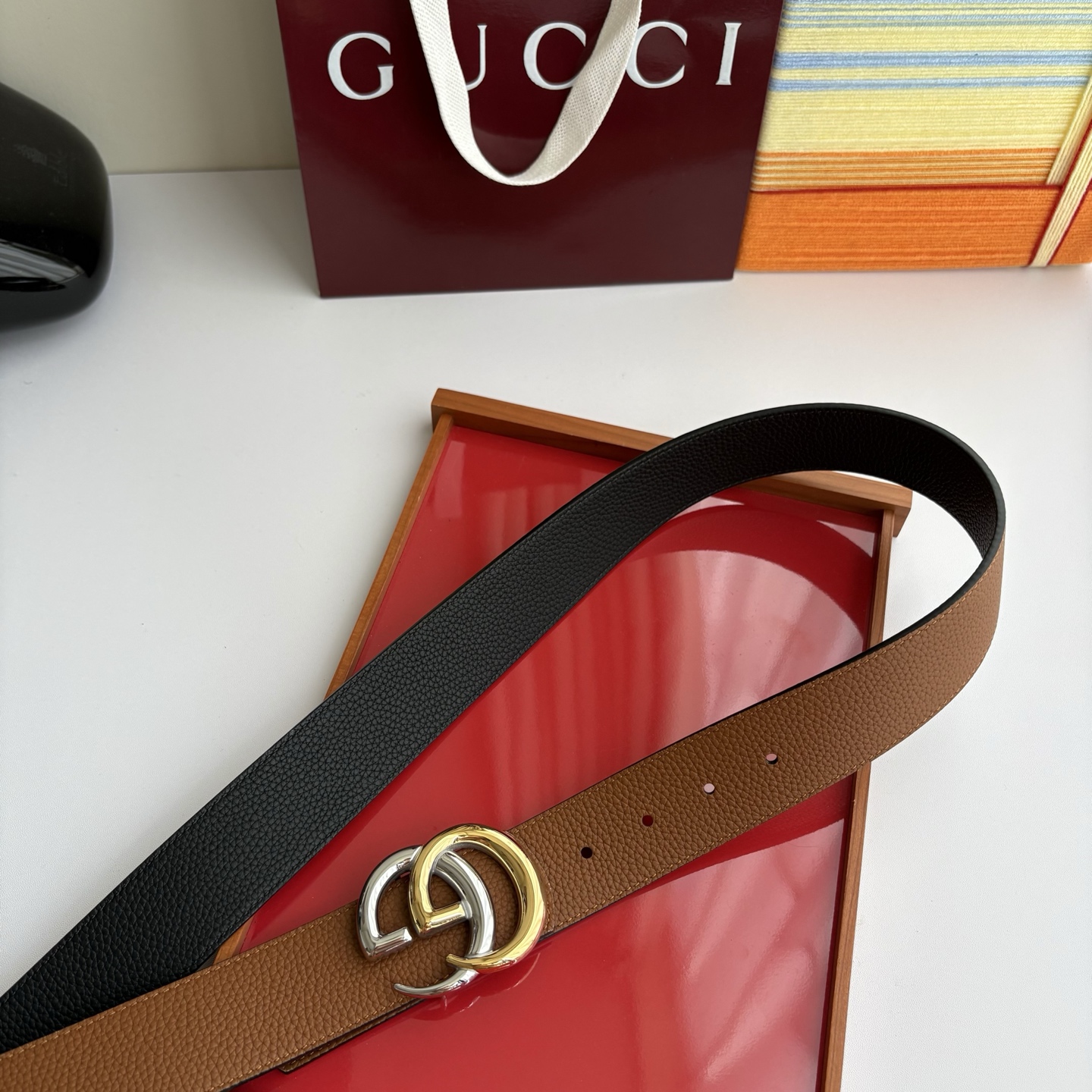 Gucci 经典原单品质，一面土黄荔枝纹一面黑色荔枝纹，精品钢扣，精工制作，细节看图，实物拍摄，高端奢华