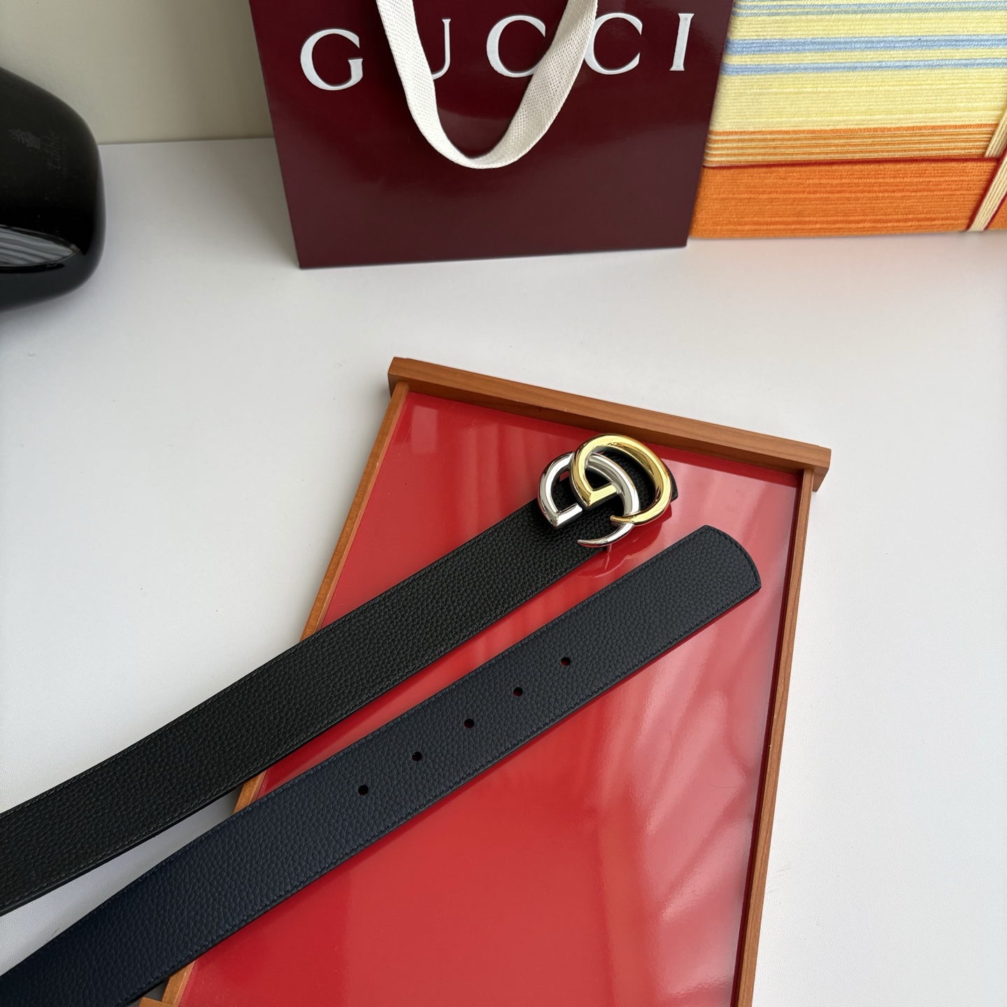 Gucci 经典原单品质，一面蓝色荔枝纹一面黑色荔枝纹，精品钢扣，精工制作，细节看图，实物拍摄，高端奢华