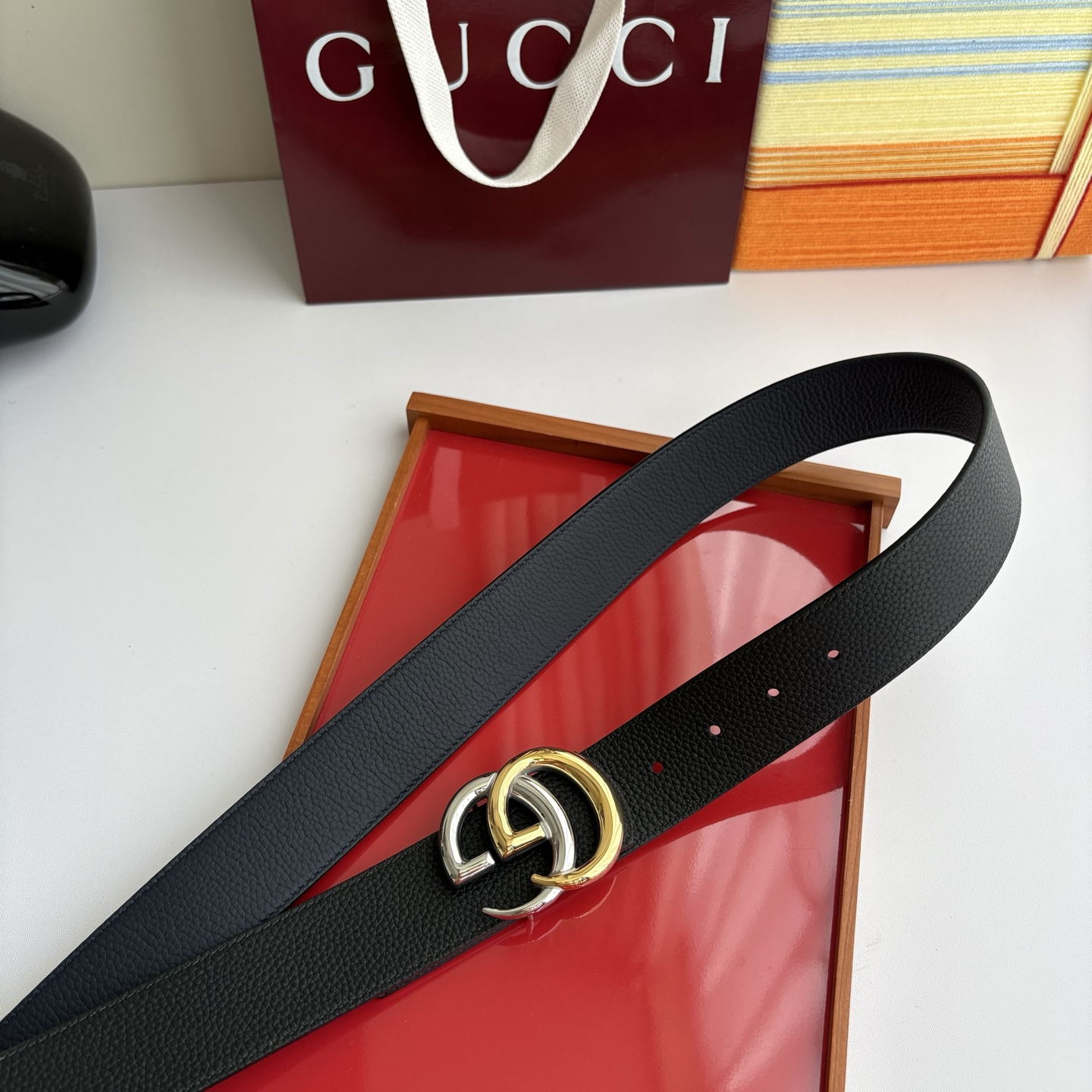 Gucci 经典原单品质，一面蓝色荔枝纹一面黑色荔枝纹，精品钢扣，精工制作，细节看图，实物拍摄，高端奢华