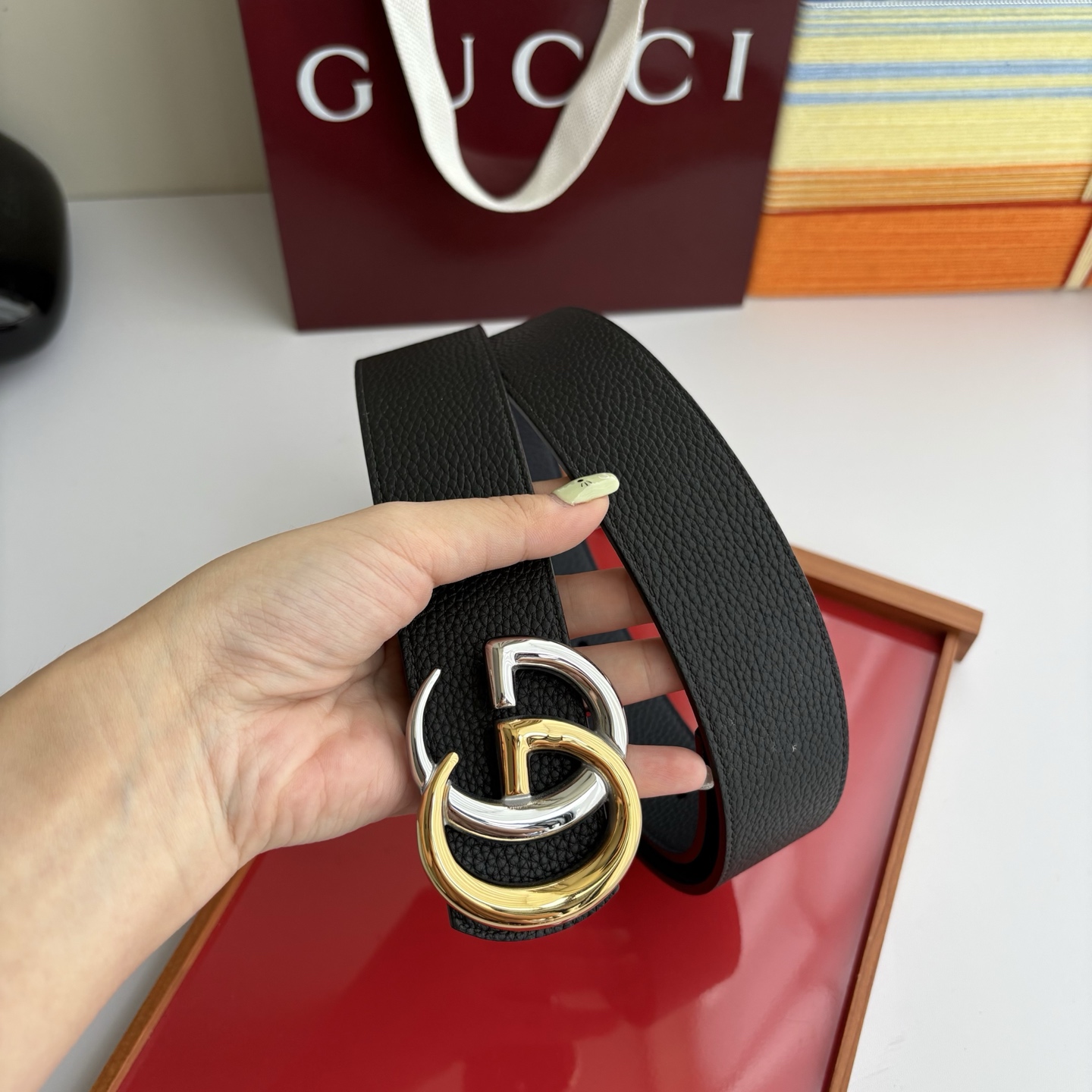Gucci 经典原单品质，一面蓝色荔枝纹一面黑色荔枝纹，精品钢扣，精工制作，细节看图，实物拍摄，高端奢华