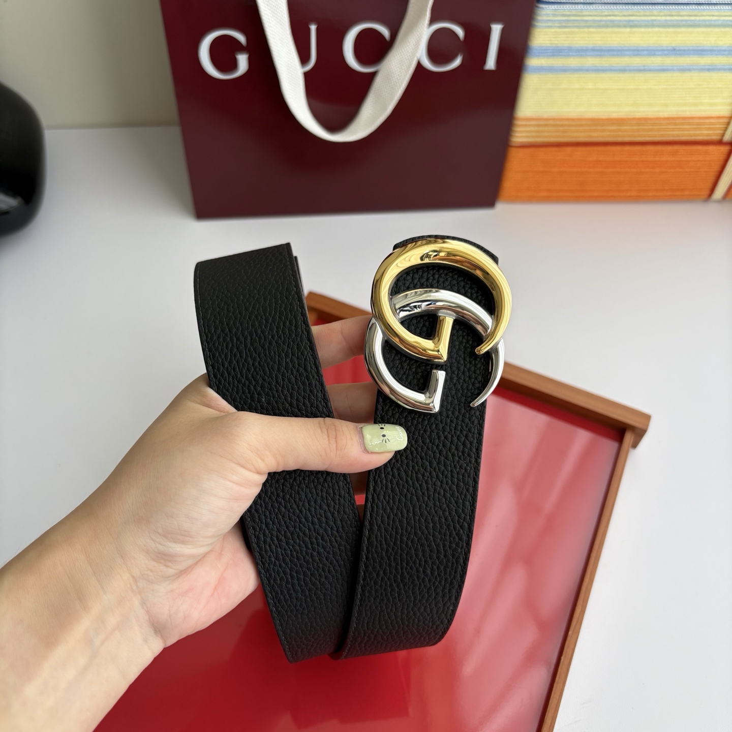 Gucci 经典原单品质，一面蓝色荔枝纹一面黑色荔枝纹，精品钢扣，精工制作，细节看图，实物拍摄，高端奢华