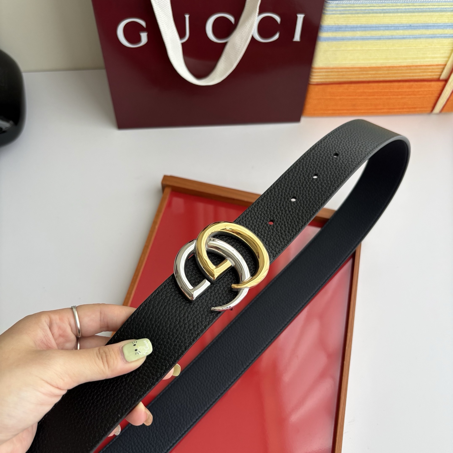 Gucci 经典原单品质，一面蓝色荔枝纹一面黑色荔枝纹，精品钢扣，精工制作，细节看图，实物拍摄，高端奢华
