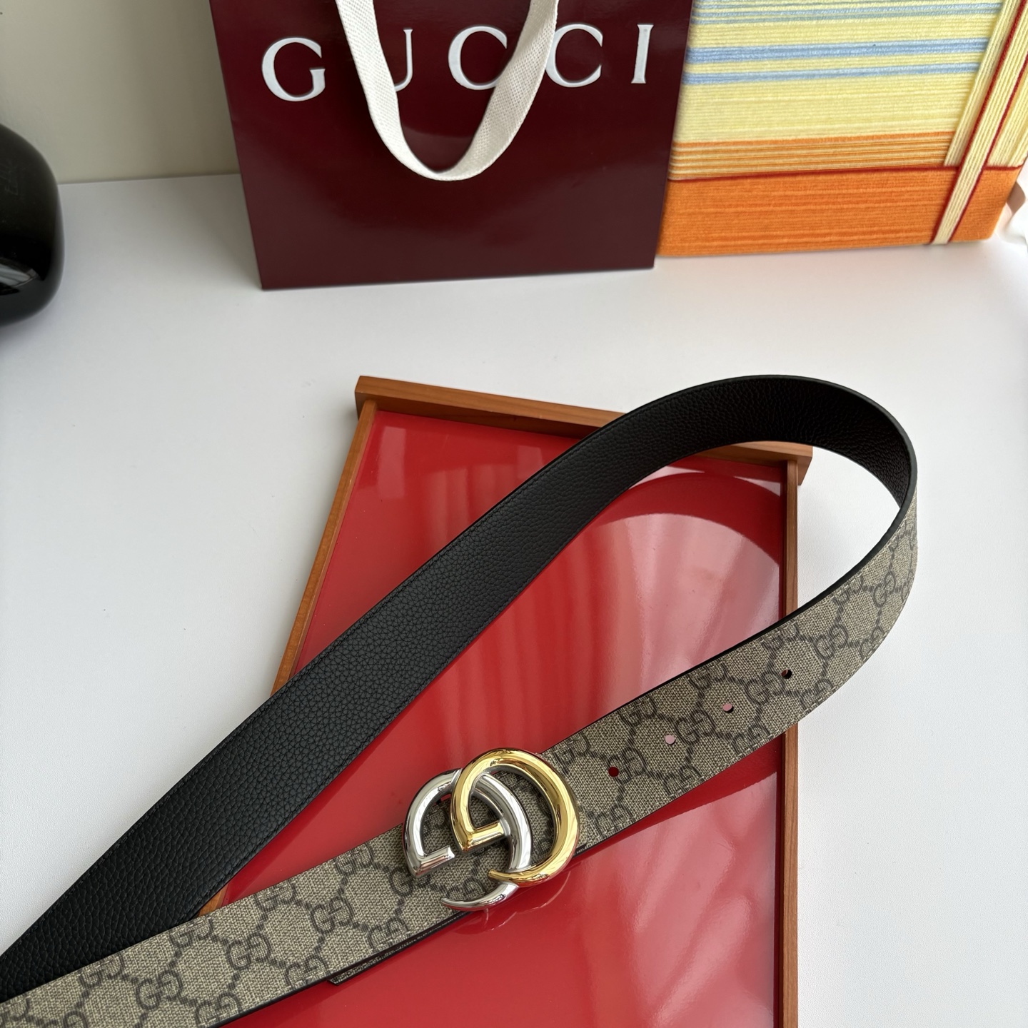 Gucci 经典原单品质，Pvc印花搭配黑色荔枝纹底，精品挂扣，精工制作，细节看图，实物拍摄，高端奢华，