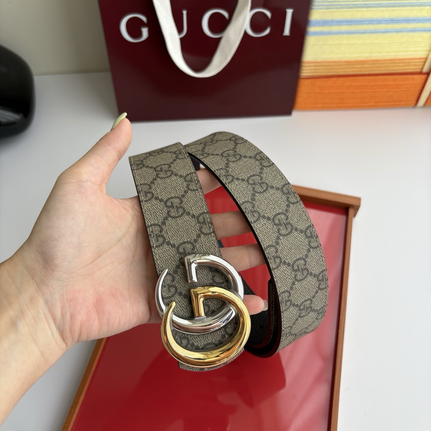 Gucci 经典原单品质，Pvc印花搭配黑色荔枝纹底，精品挂扣，精工制作，细节看图，实物拍摄，高端奢华，