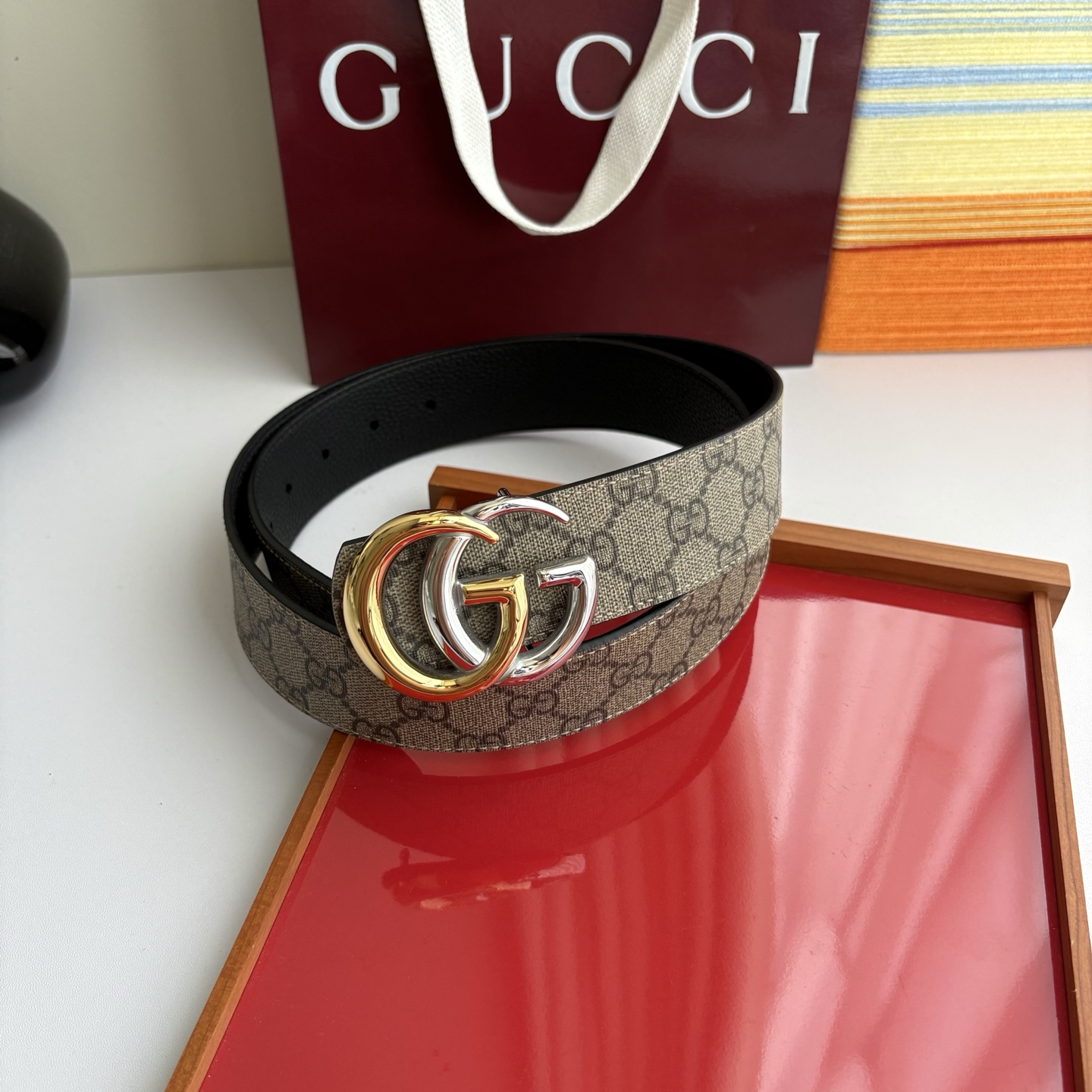 Gucci 经典原单品质，Pvc印花搭配黑色荔枝纹底，精品挂扣，精工制作，细节看图，实物拍摄，高端奢华，