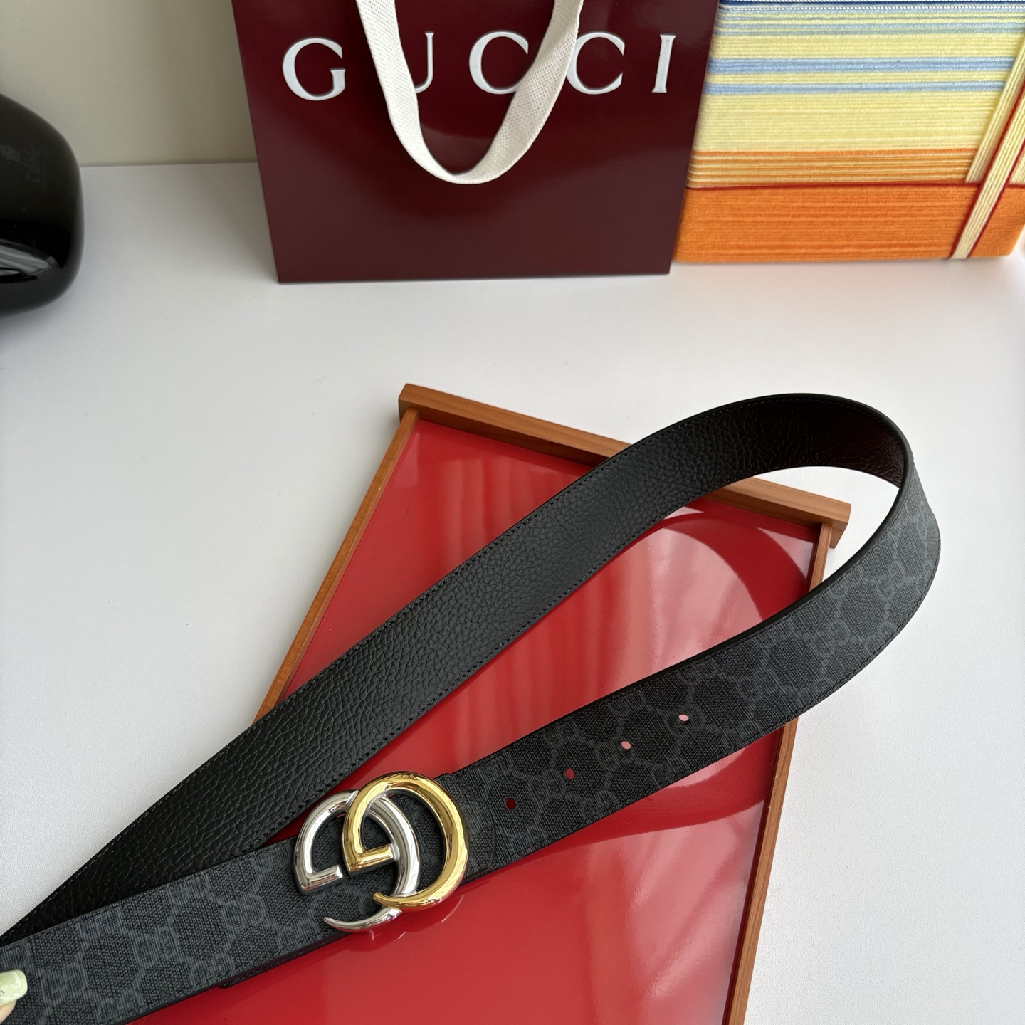 Gucci 经典原单品质，Pvc印花搭配黑色荔枝纹底，精品挂扣，精工制作，细节看图，实物拍摄，高端奢华，