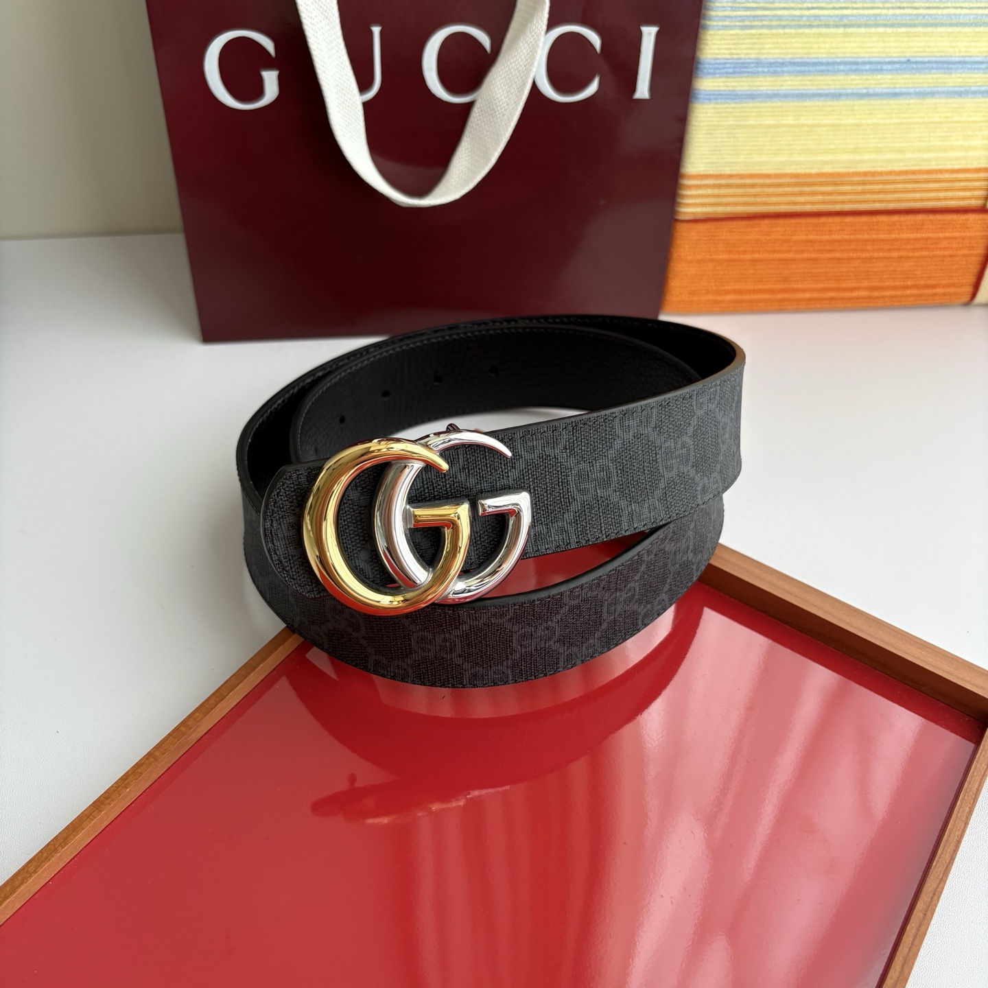 Gucci 经典原单品质，Pvc印花搭配黑色荔枝纹底，精品挂扣，精工制作，细节看图，实物拍摄，高端奢华，