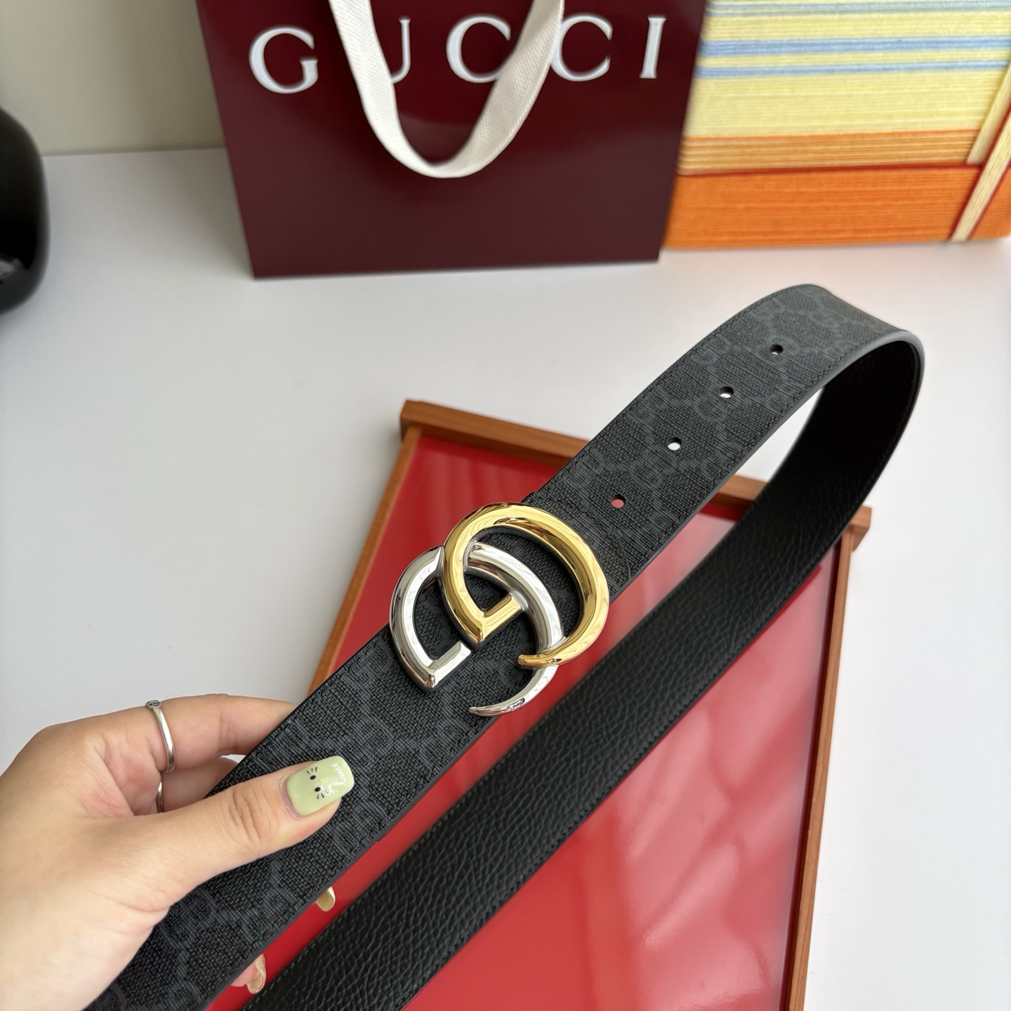 Gucci 经典原单品质，Pvc印花搭配黑色荔枝纹底，精品挂扣，精工制作，细节看图，实物拍摄，高端奢华，