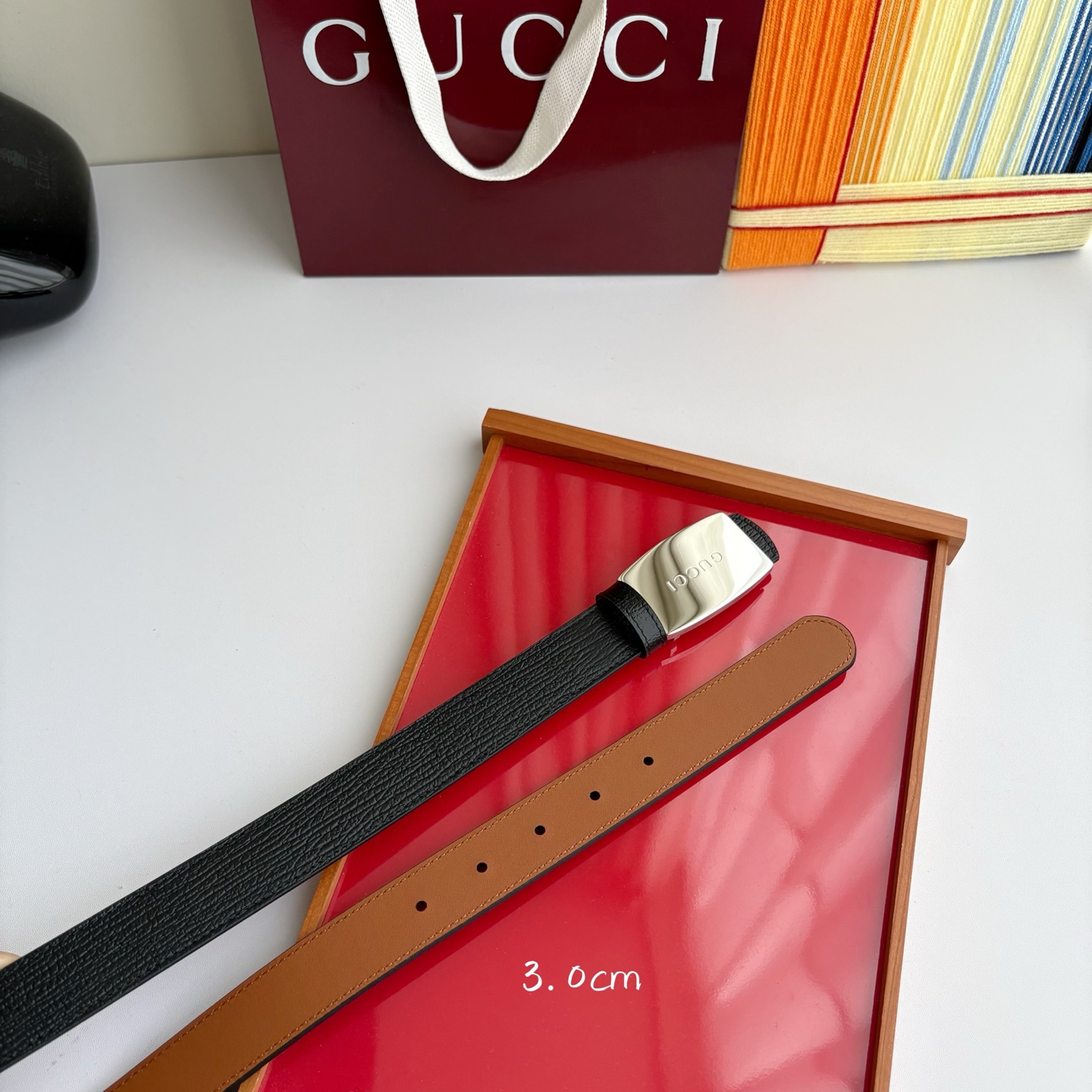 Gucci 经典原单品质，原版小牛皮搭配平纹底，纯铜精品挂扣，两面可用，细节看图，实物拍摄，高端奢华，宽