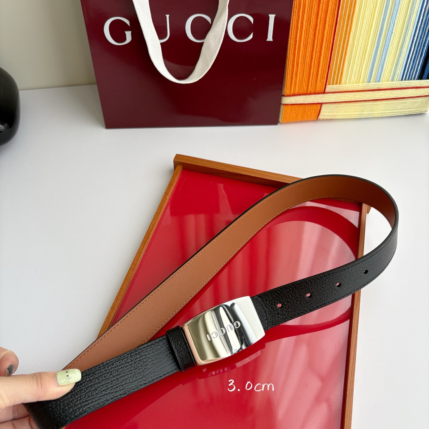 Gucci 经典原单品质，原版小牛皮搭配平纹底，纯铜精品挂扣，两面可用，细节看图，实物拍摄，高端奢华，宽