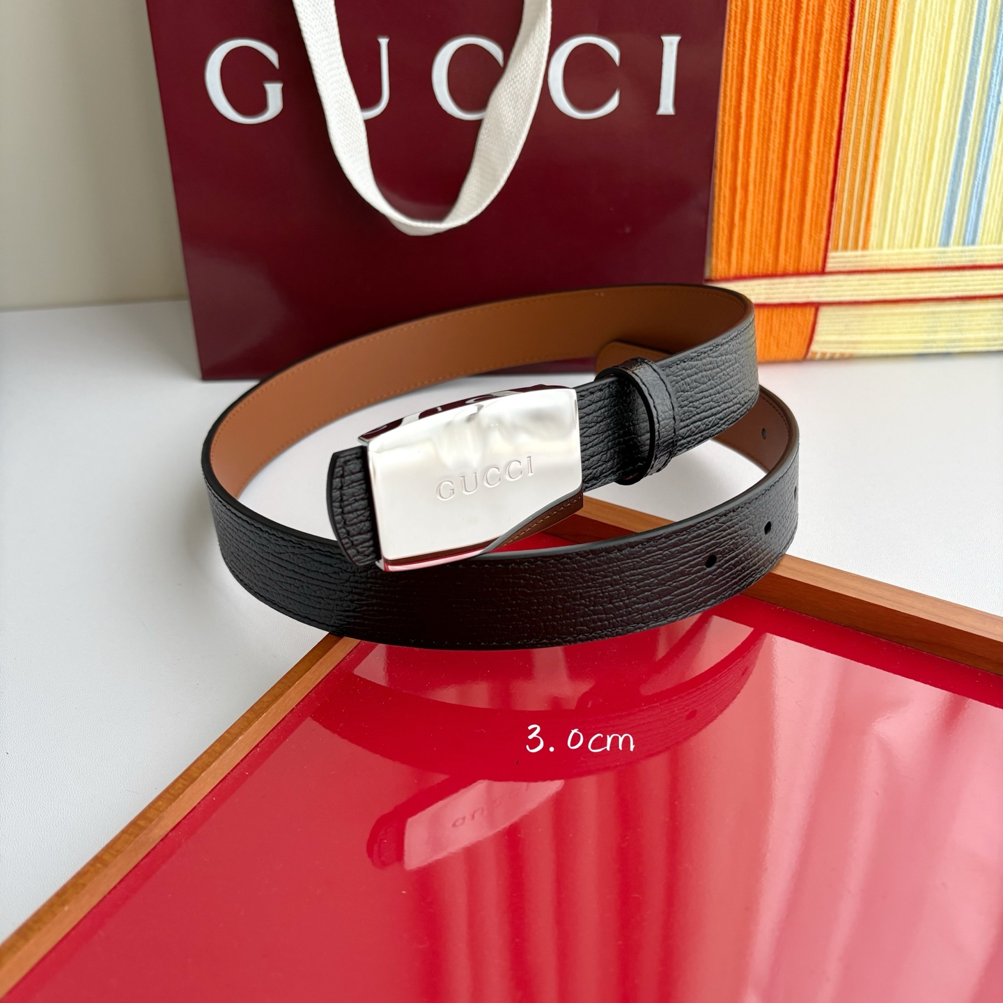 Gucci 经典原单品质，原版小牛皮搭配平纹底，纯铜精品挂扣，两面可用，细节看图，实物拍摄，高端奢华，宽