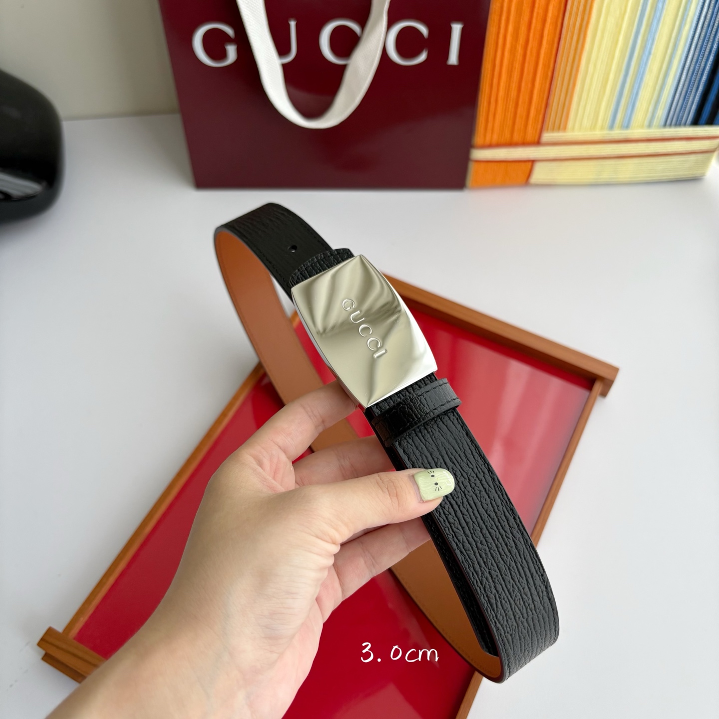 Gucci 经典原单品质，原版小牛皮搭配平纹底，纯铜精品挂扣，两面可用，细节看图，实物拍摄，高端奢华，宽