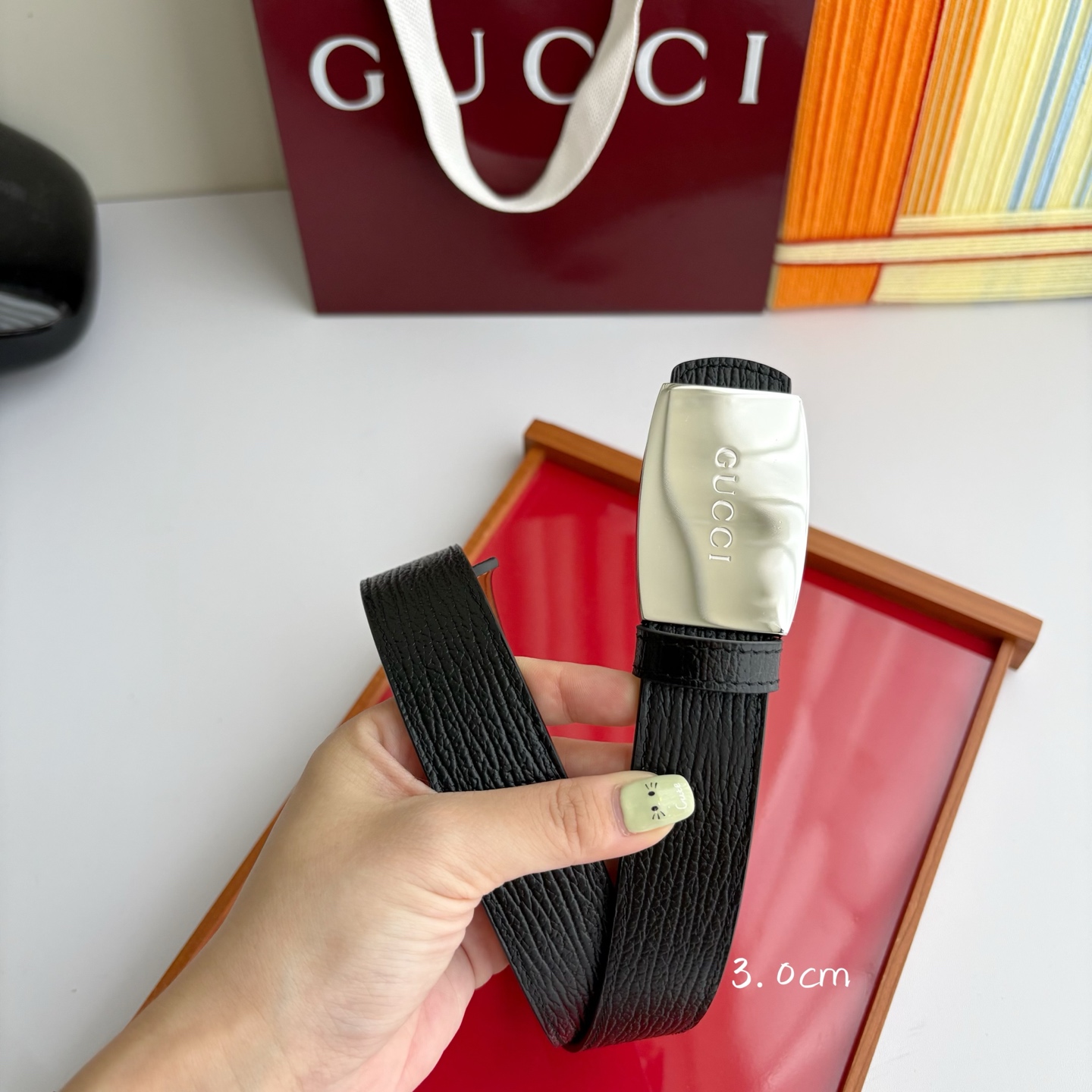 Gucci 经典原单品质，原版小牛皮搭配平纹底，纯铜精品挂扣，两面可用，细节看图，实物拍摄，高端奢华，宽