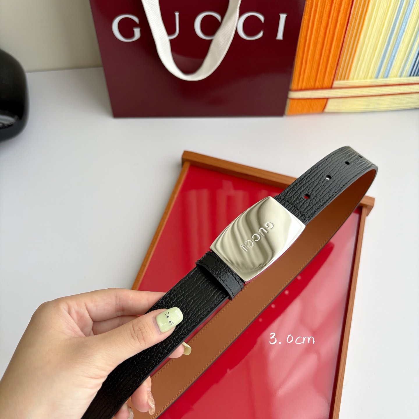 Gucci 经典原单品质，原版小牛皮搭配平纹底，纯铜精品挂扣，两面可用，细节看图，实物拍摄，高端奢华，宽