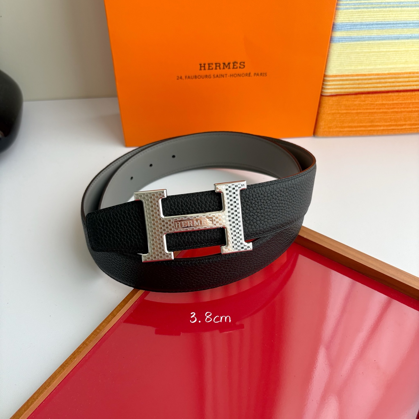 【爱马仕】Hermes 原单爱马仕，宽3.8cm进口原版皮带身，双面可两面用，精品电镀五金 ！