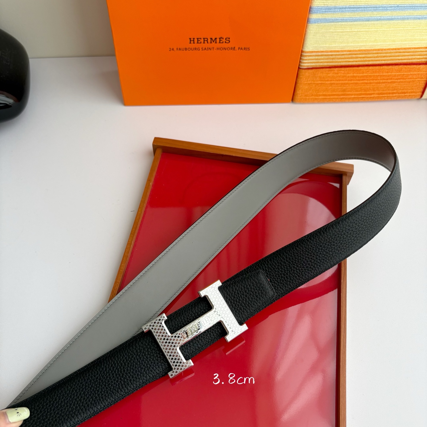 【爱马仕】Hermes 原单爱马仕，宽3.8cm进口原版皮带身，双面可两面用，精品电镀五金 ！