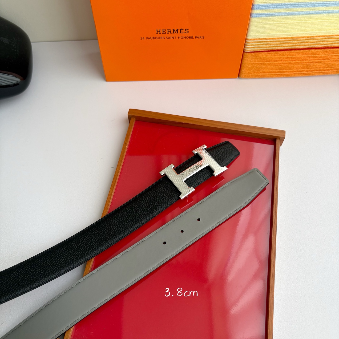 【爱马仕】Hermes 原单爱马仕，宽3.8cm进口原版皮带身，双面可两面用，精品电镀五金 ！