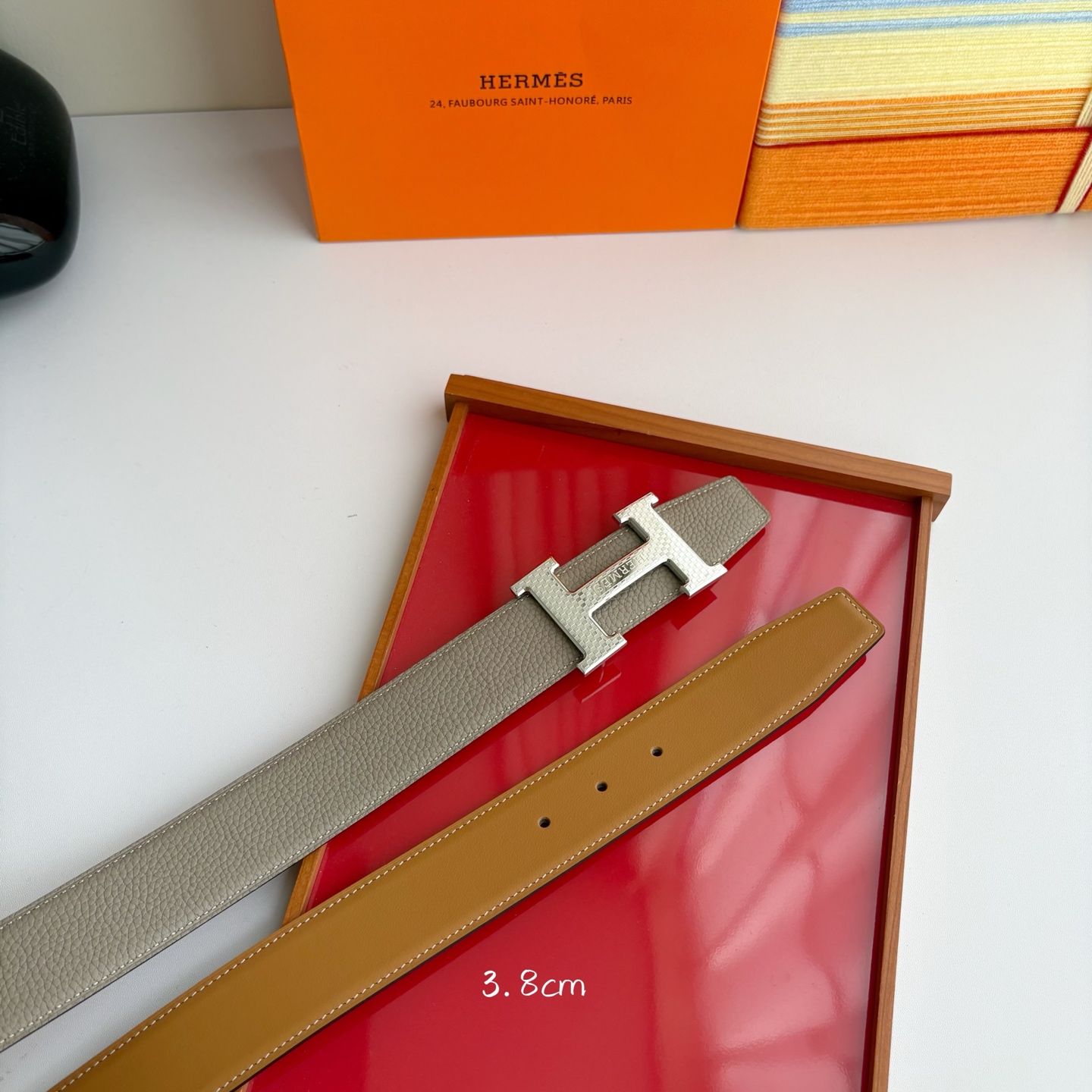【爱马仕】Hermes 原单爱马仕，宽3.8cm进口原版皮带身，双面可两面用，精品电镀五金 ！