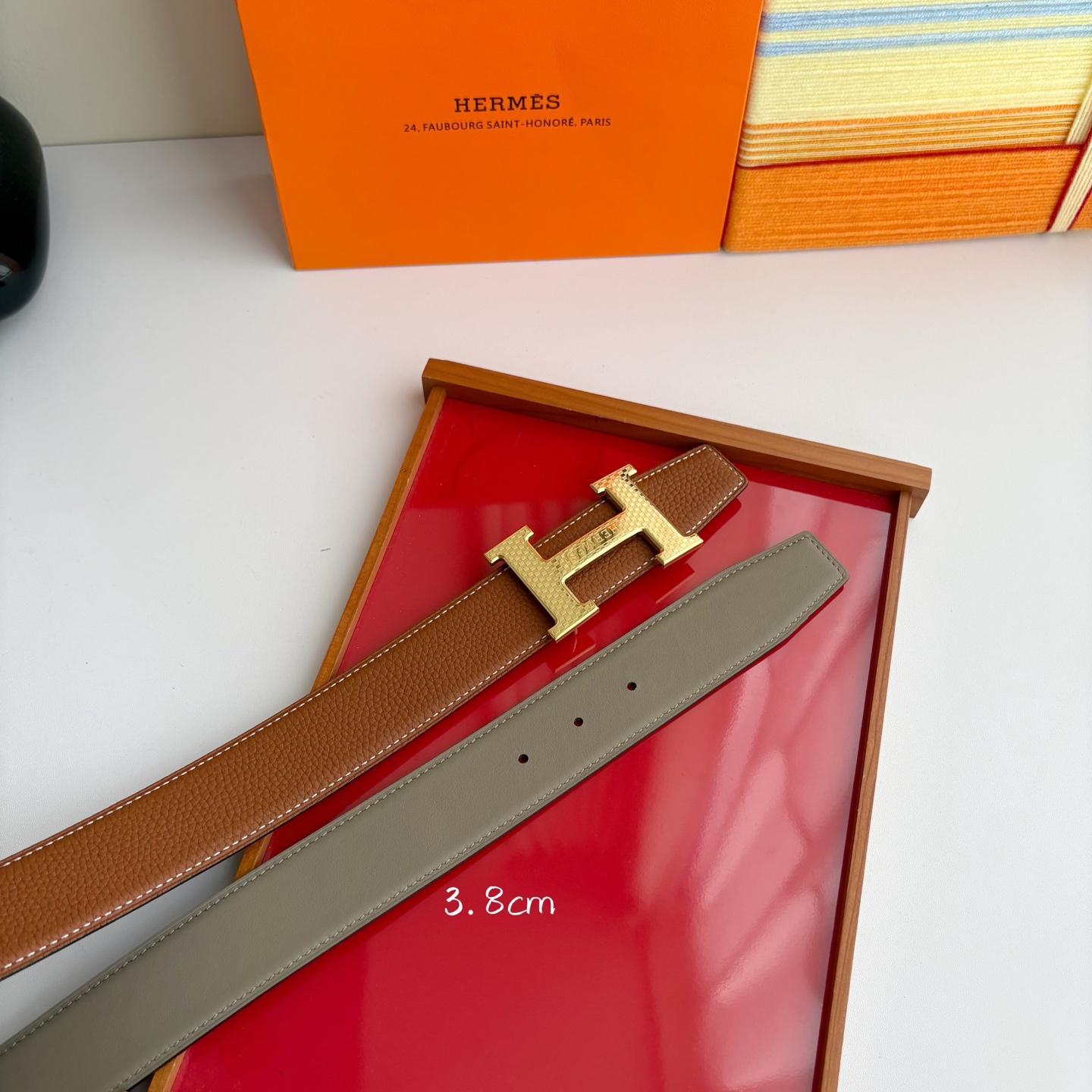 【爱马仕】Hermes 原单爱马仕，宽3.8cm进口原版皮带身，双面可两面用，精品电镀五金 ！