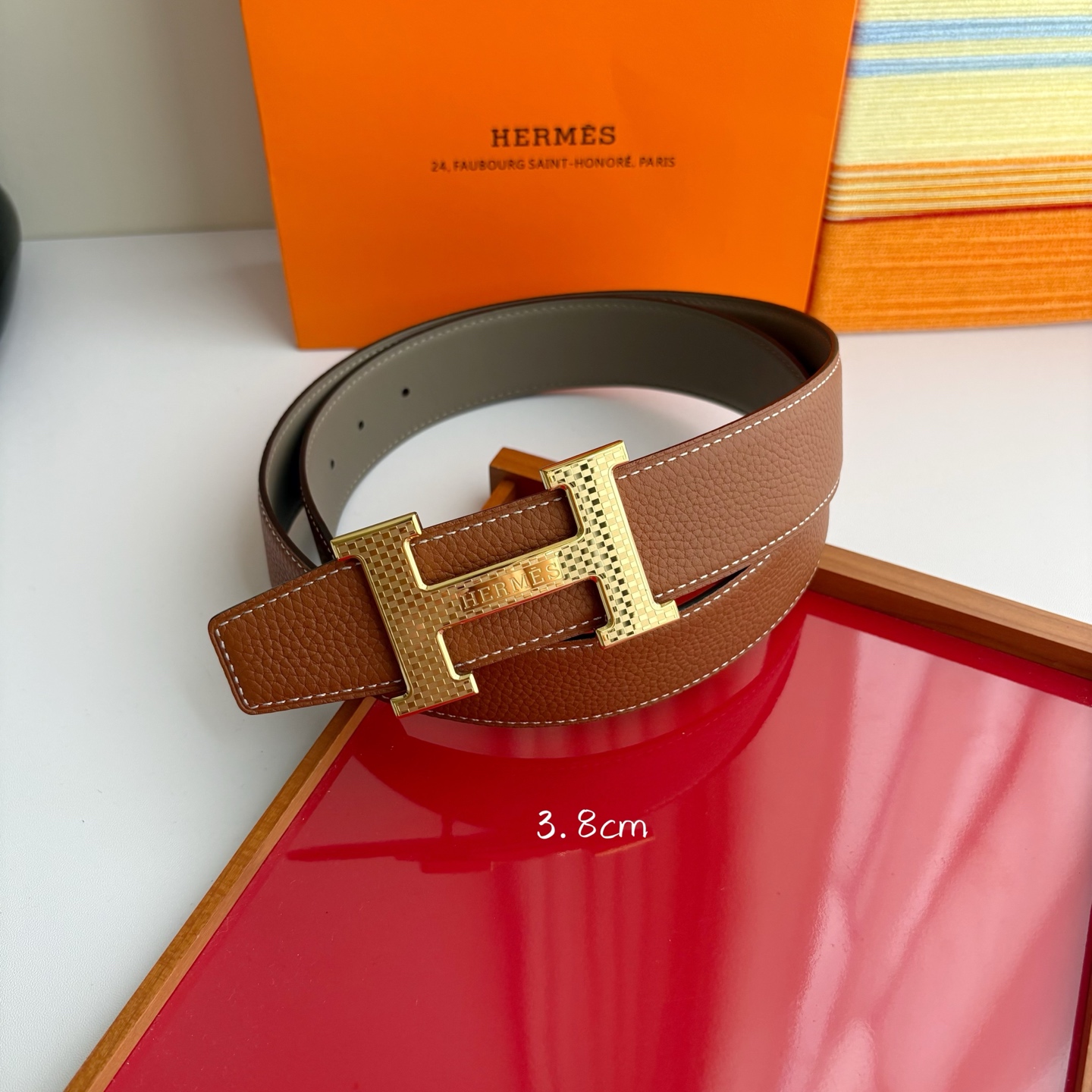 【爱马仕】Hermes 原单爱马仕，宽3.8cm进口原版皮带身，双面可两面用，精品电镀五金 ！
