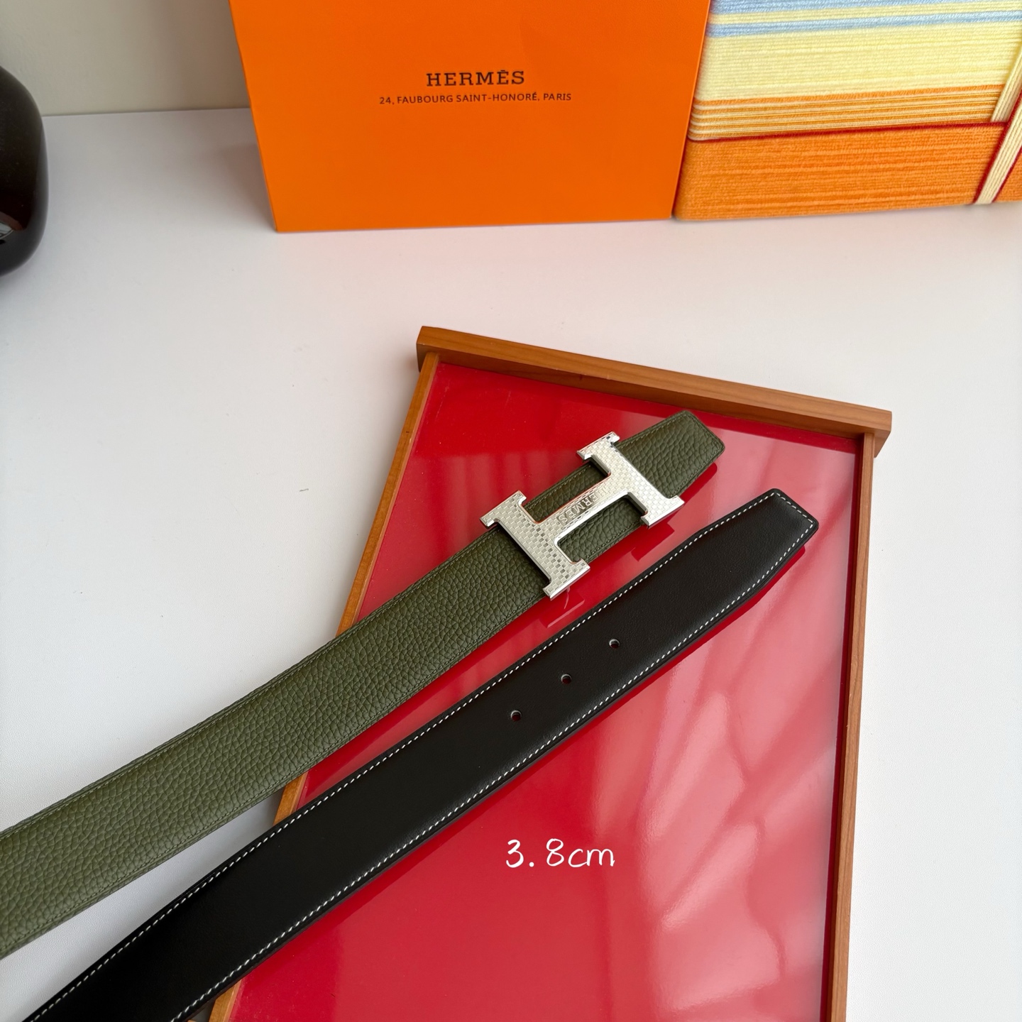 【爱马仕】Hermes 原单爱马仕，宽3.8cm进口原版皮带身，双面可两面用，精品电镀五金 ！