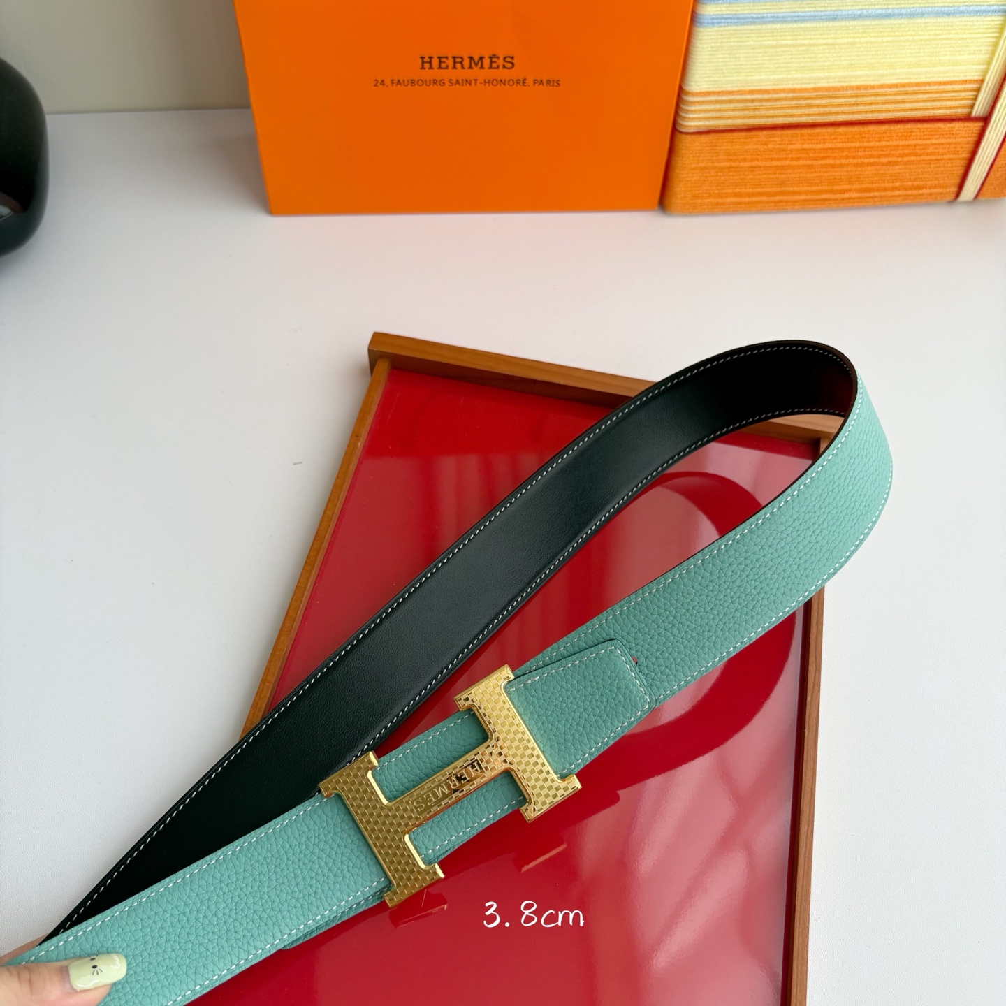 【爱马仕】Hermes 原单爱马仕，宽3.8cm进口原版皮带身，双面可两面用，精品电镀五金 ！