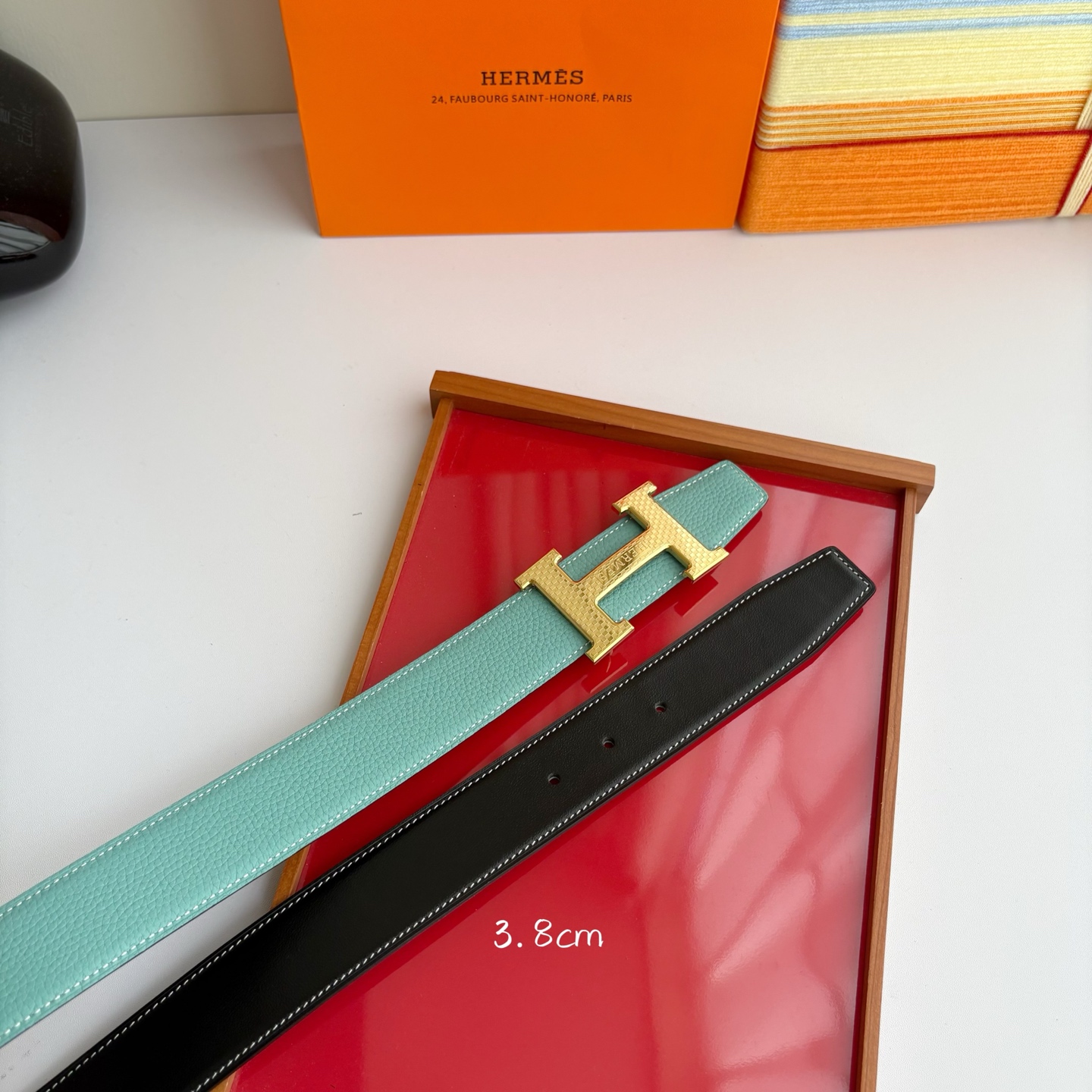 【爱马仕】Hermes 原单爱马仕，宽3.8cm进口原版皮带身，双面可两面用，精品电镀五金 ！